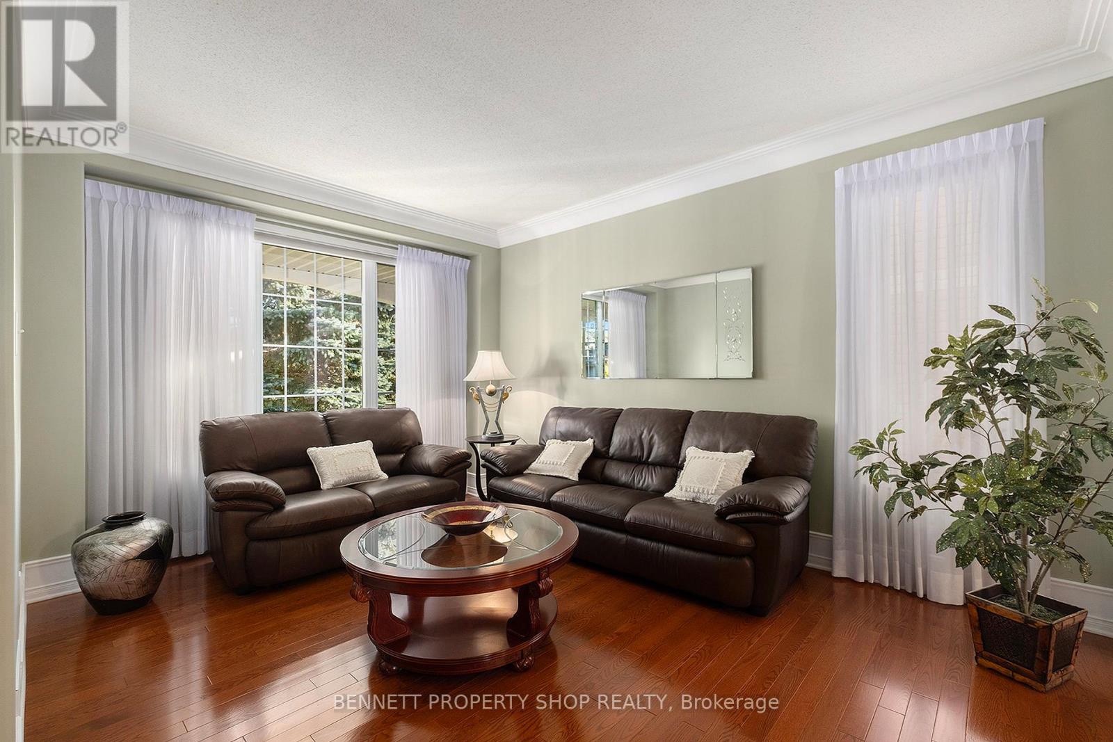 18 Tierney Drive, Ottawa, Ontario