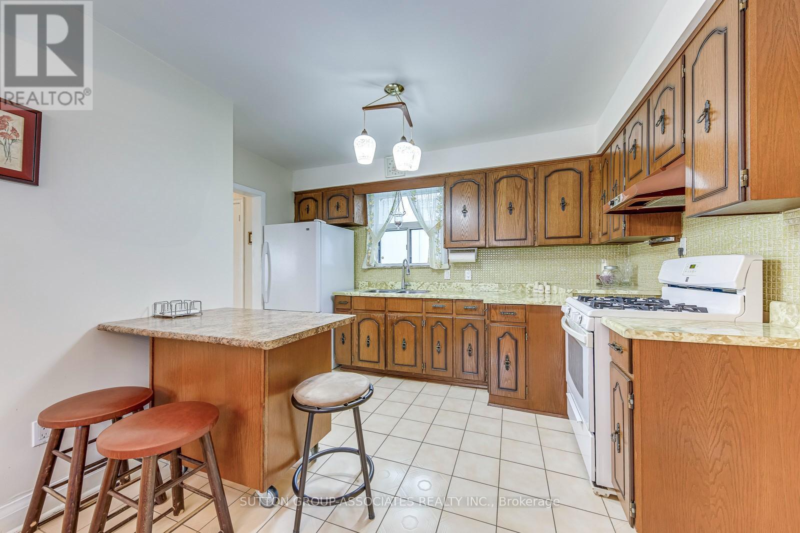 136 Anthony Road, Toronto (downsview-roding-cfb), Ontario