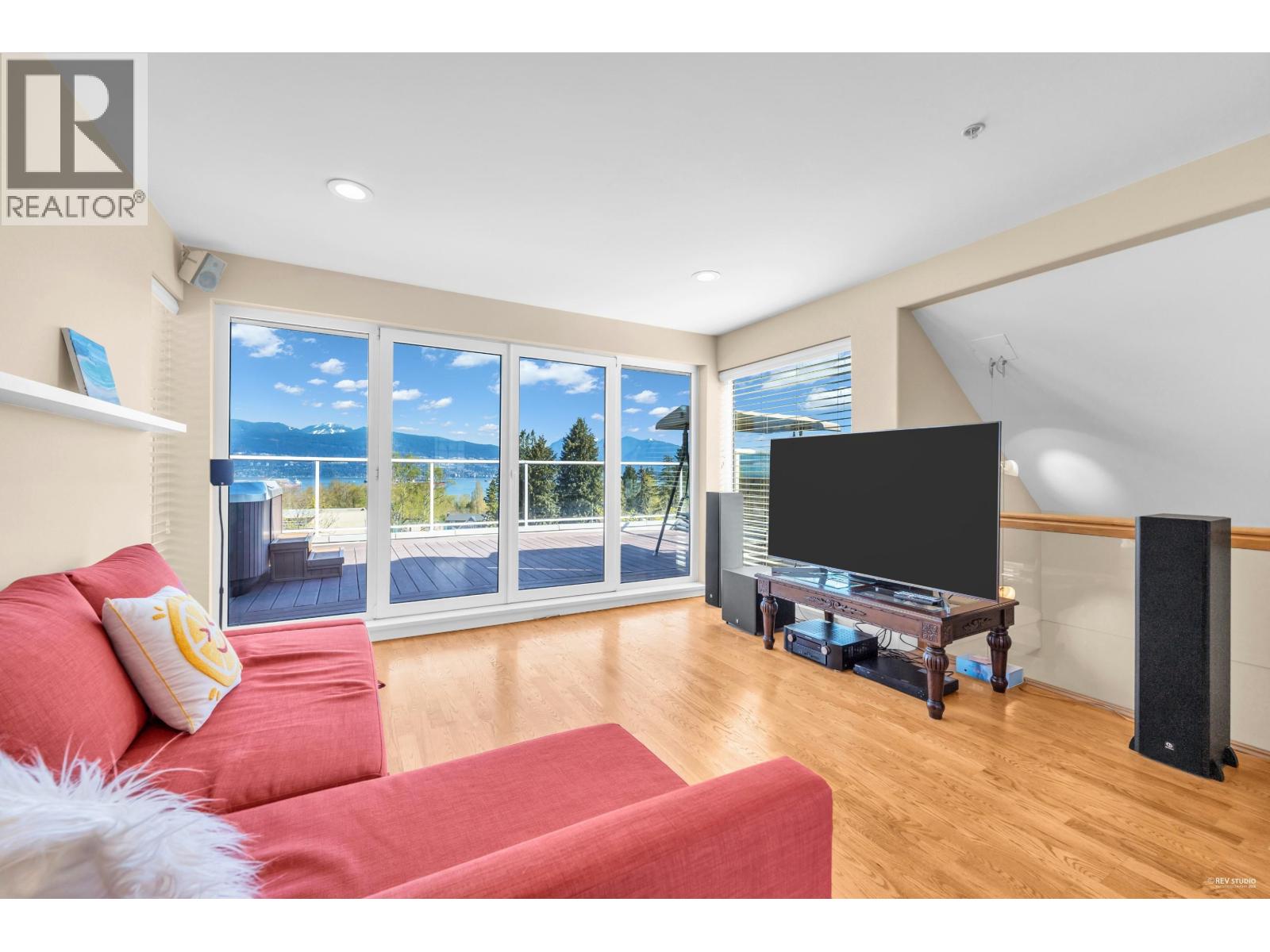 4060 W 10th Avenue, Vancouver, British Columbia