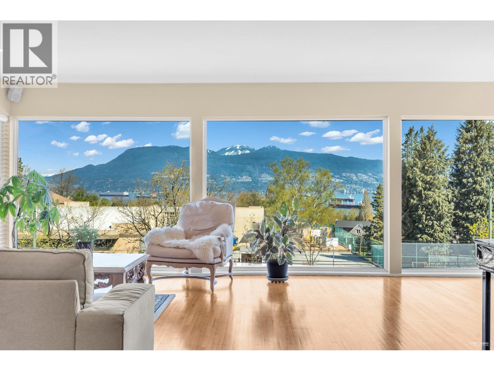 4060 W 10th Avenue, Vancouver, British Columbia