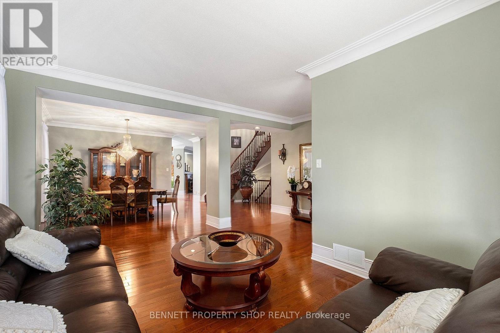 18 Tierney Drive, Ottawa, Ontario