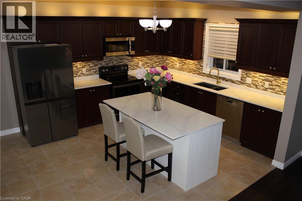 561 Thomas Slee Drive, Kitchener, Ontario