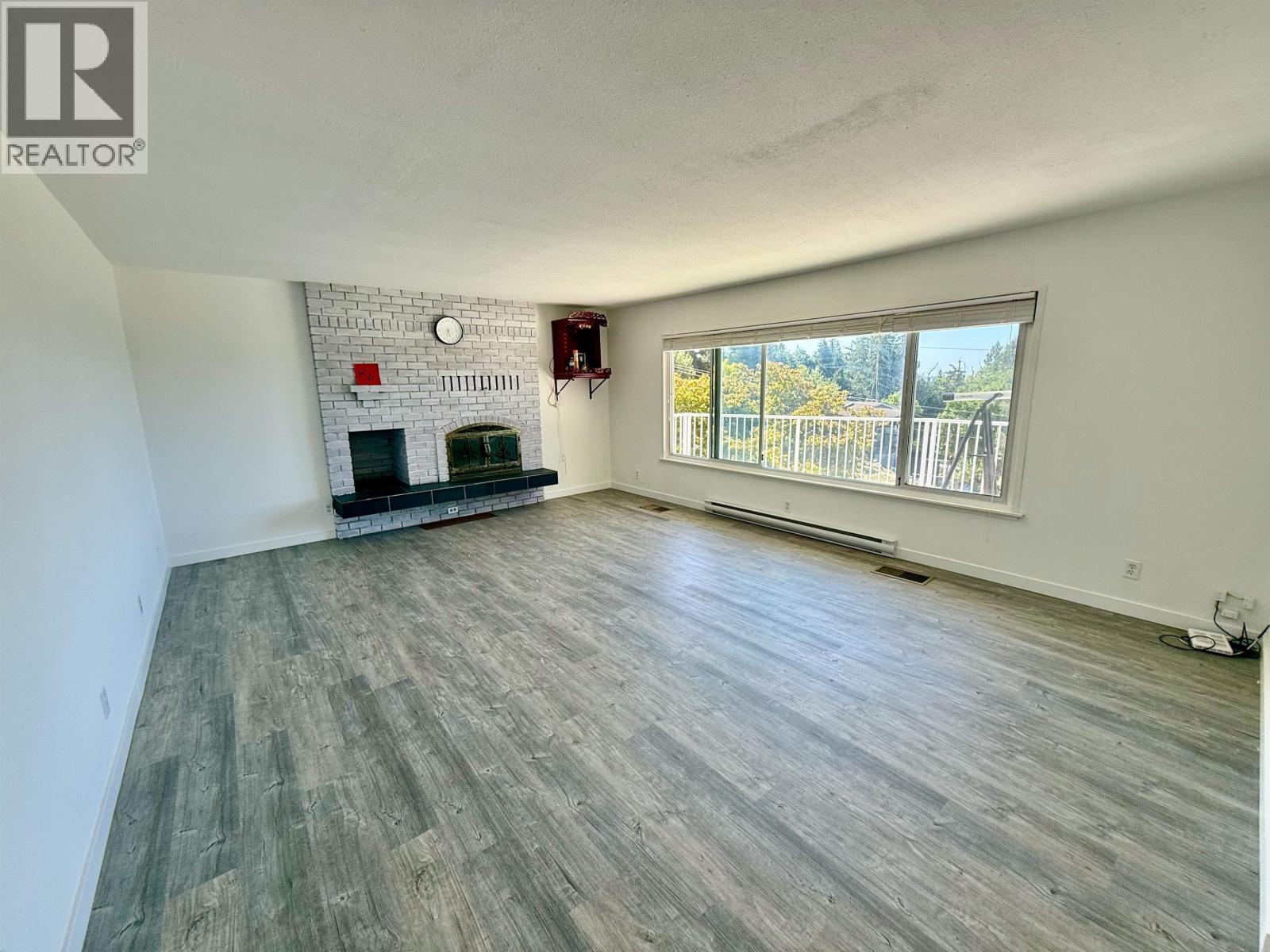 6472 Jasper Road, Sechelt, British Columbia