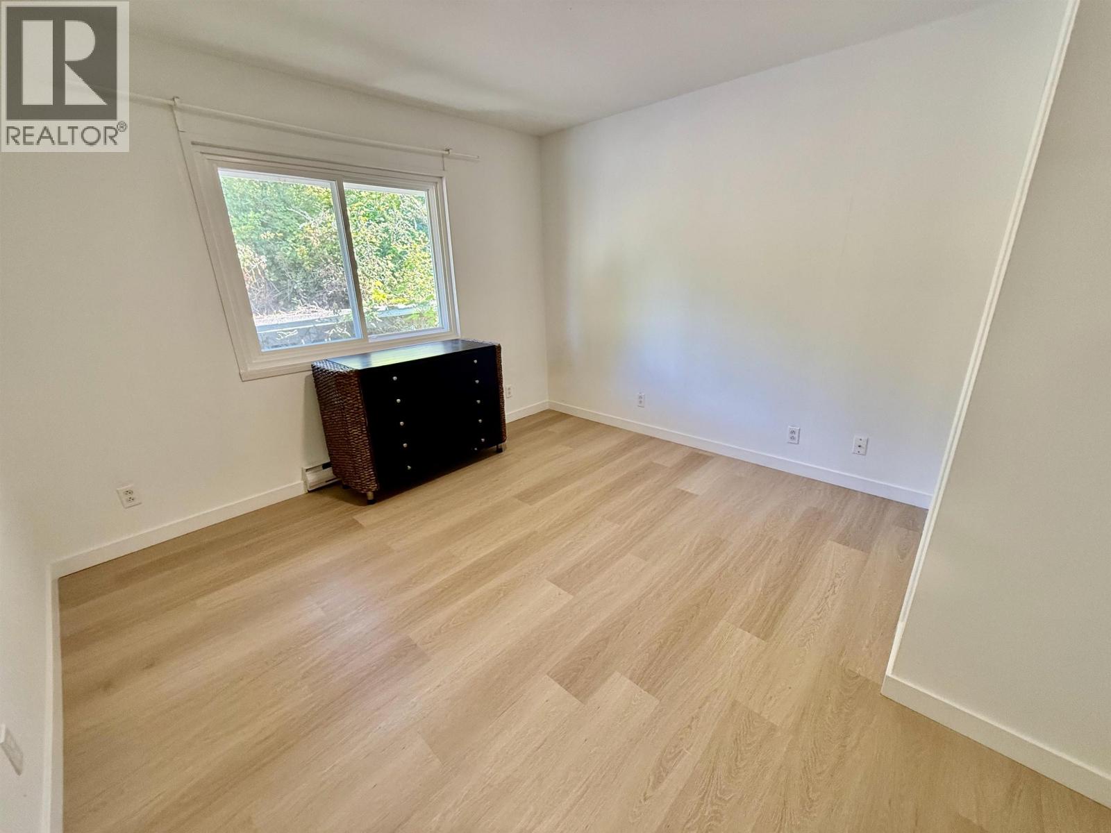 6472 Jasper Road, Sechelt, British Columbia