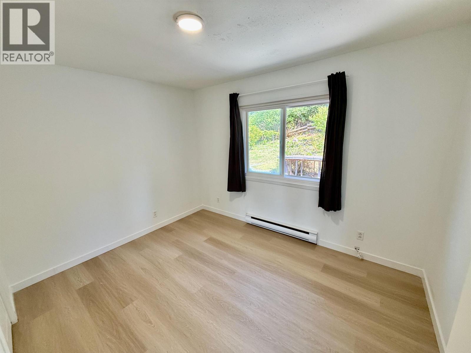 6472 Jasper Road, Sechelt, British Columbia