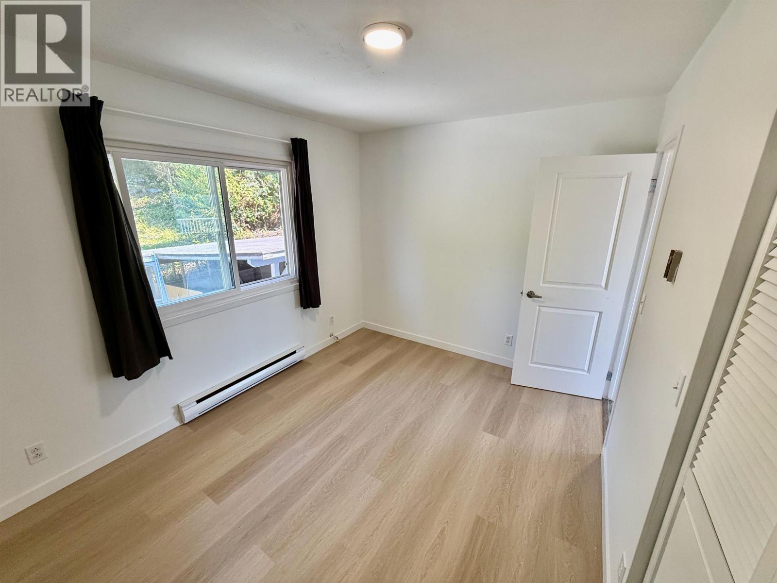 6472 Jasper Road, Sechelt, British Columbia