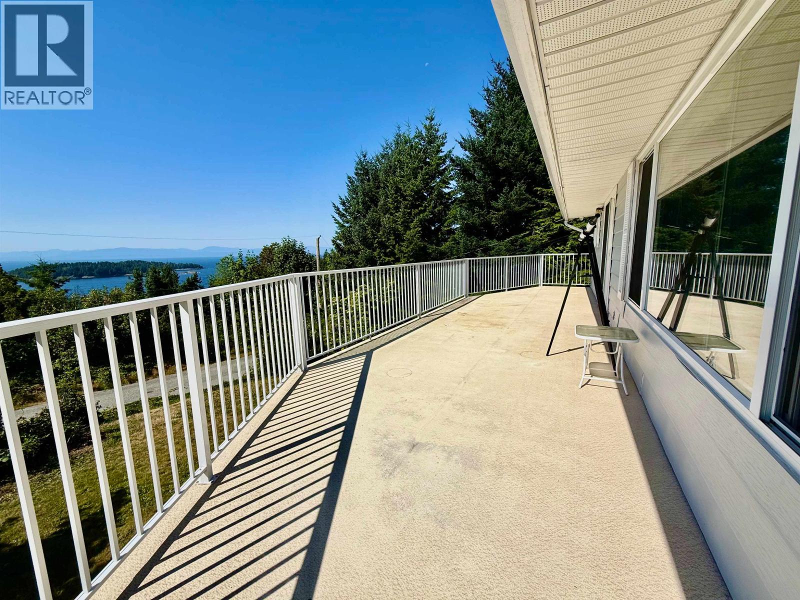 6472 Jasper Road, Sechelt, British Columbia