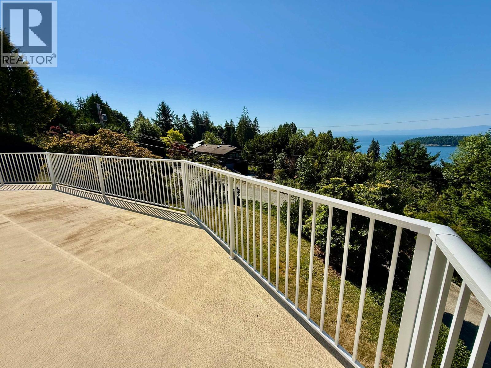 6472 Jasper Road, Sechelt, British Columbia