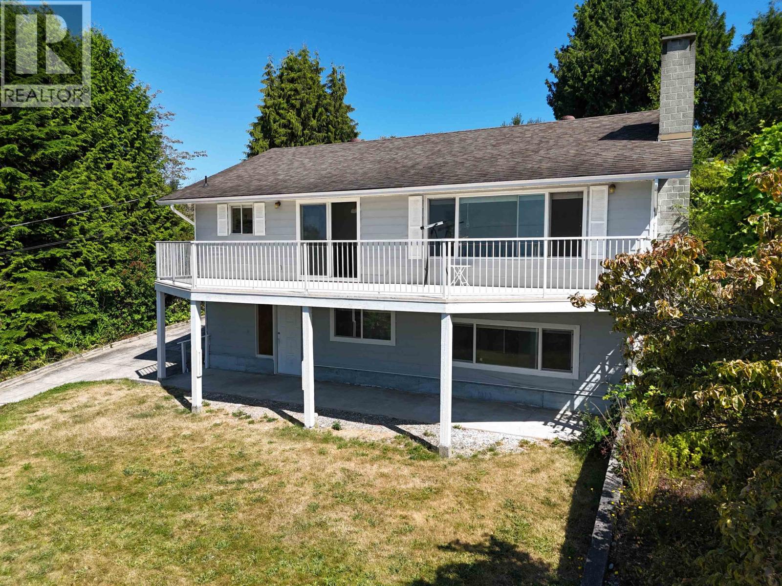 6472 Jasper Road, Sechelt, British Columbia