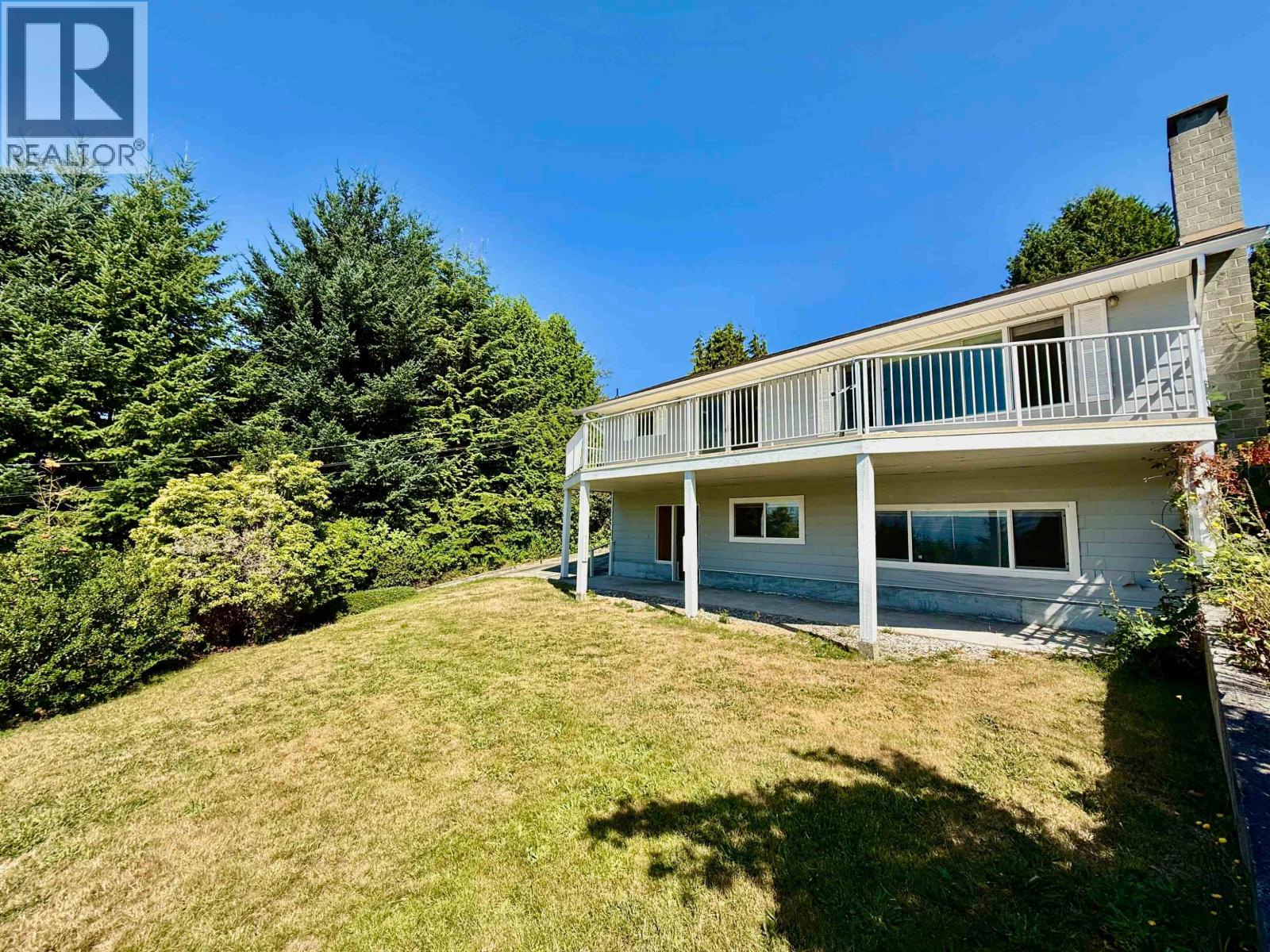 6472 Jasper Road, Sechelt, British Columbia