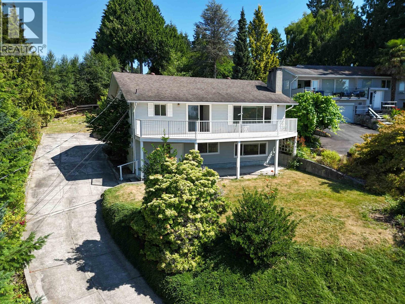 6472 Jasper Road, Sechelt, British Columbia