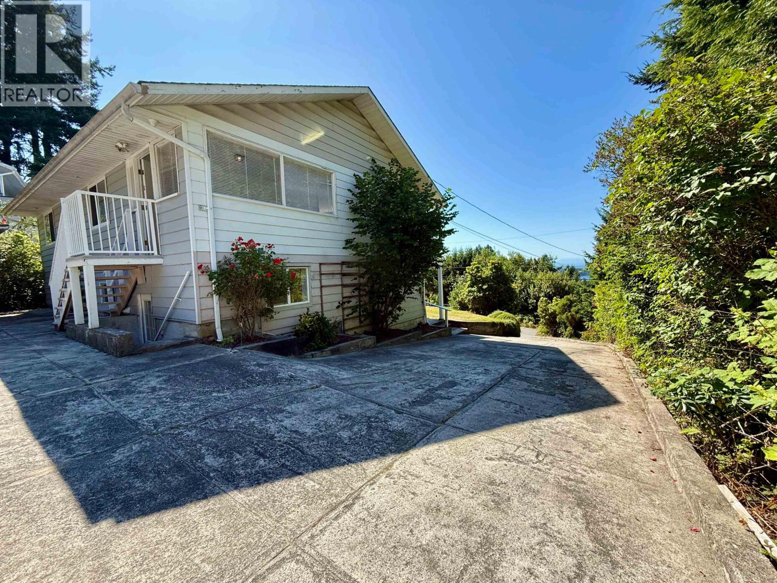 6472 Jasper Road, Sechelt, British Columbia