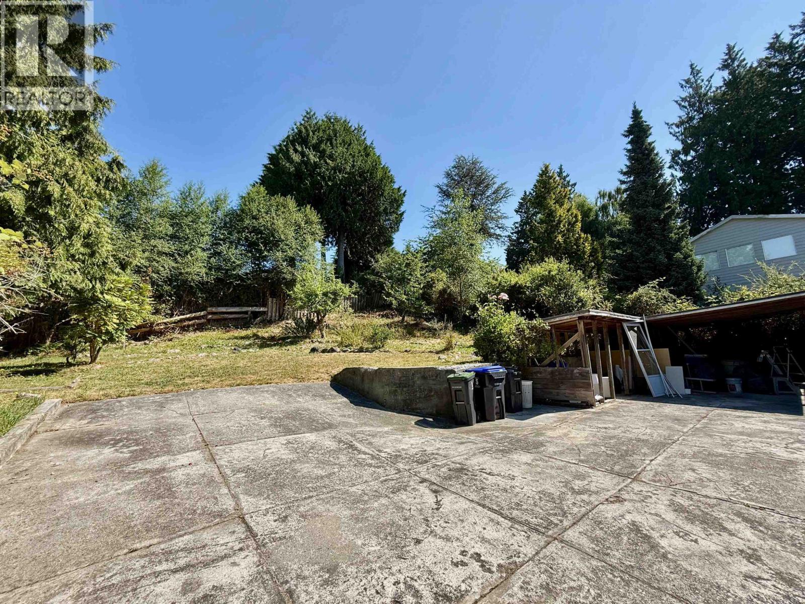 6472 Jasper Road, Sechelt, British Columbia