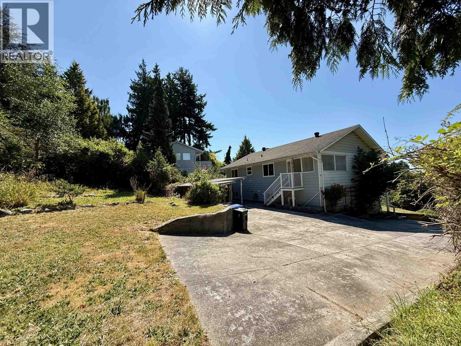 6472 Jasper Road, Sechelt, British Columbia