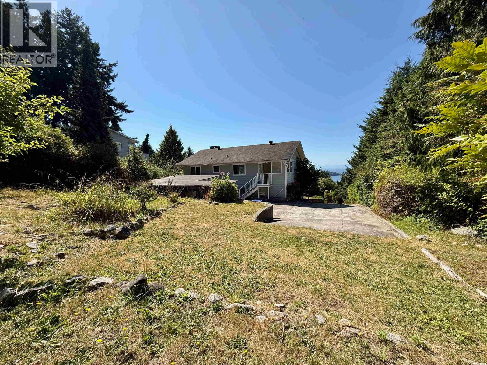 6472 Jasper Road, Sechelt, British Columbia