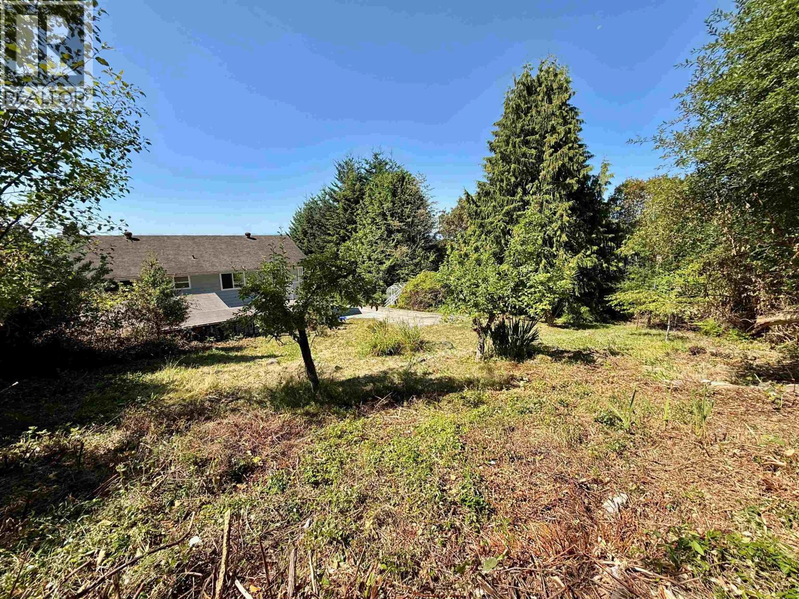 6472 Jasper Road, Sechelt, British Columbia