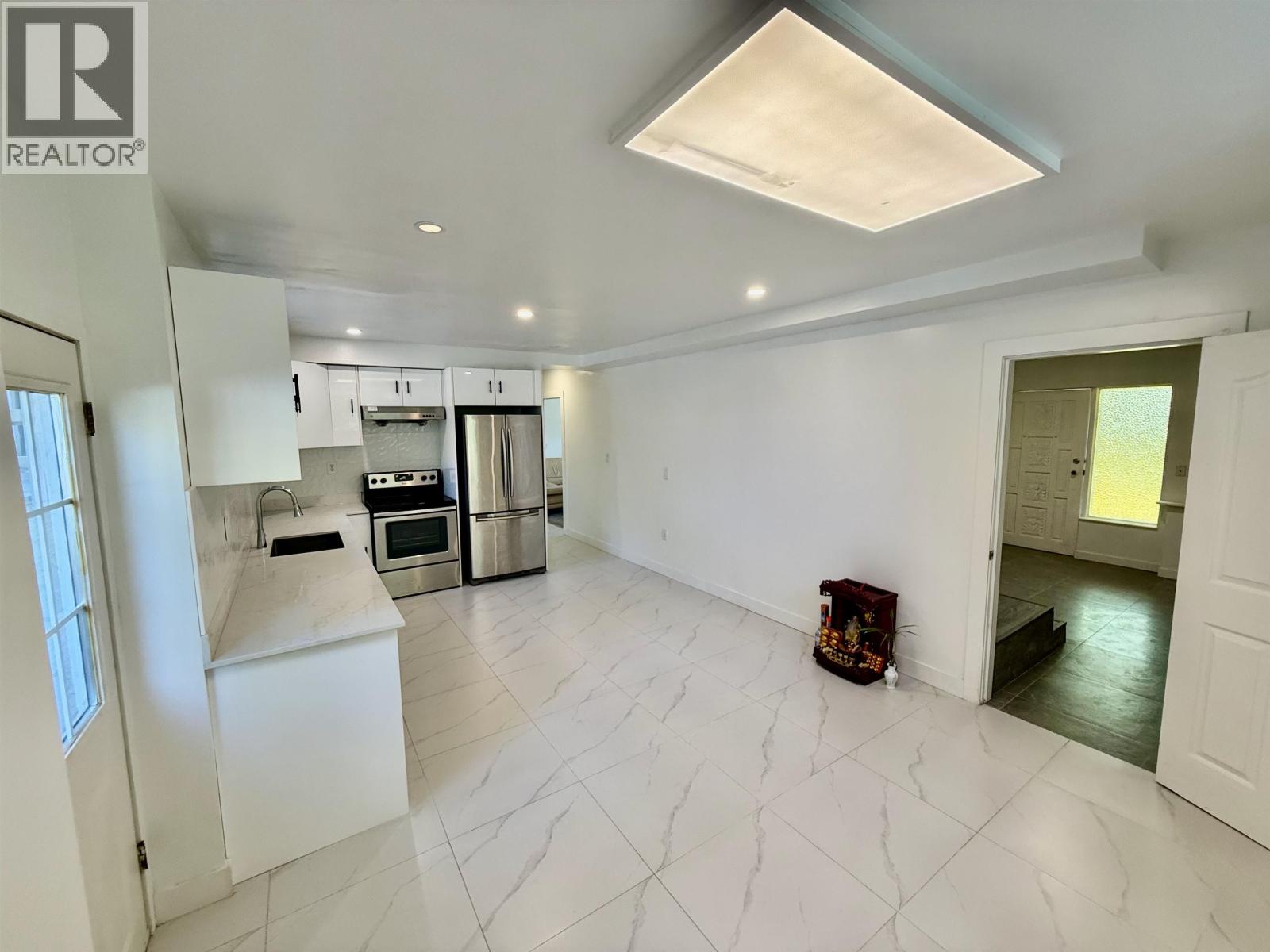 6472 Jasper Road, Sechelt, British Columbia