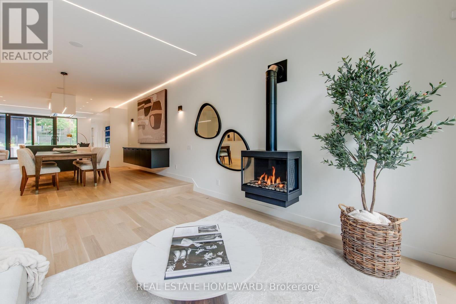 174 Kenilworth Avenue, Toronto (the Beaches), Ontario