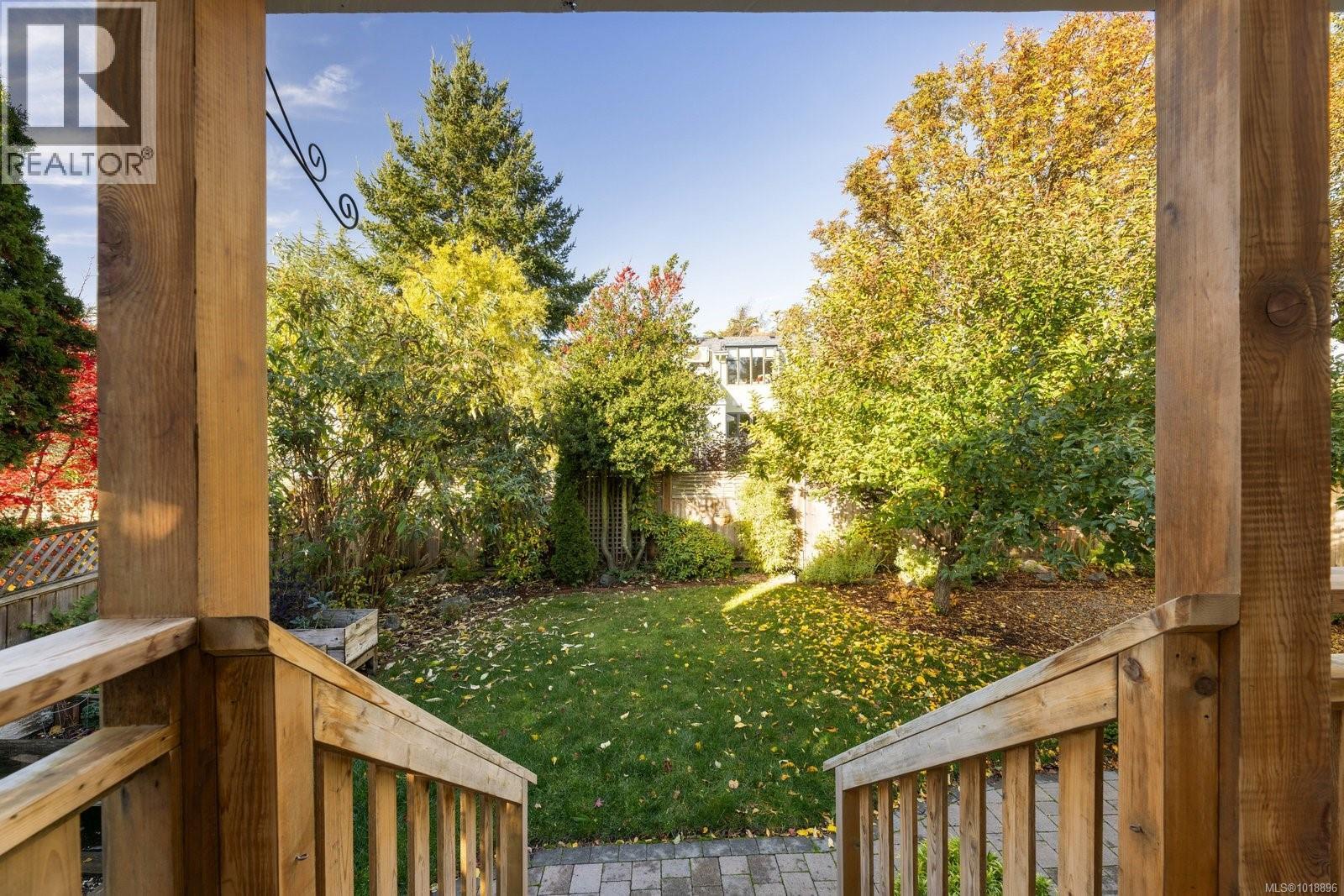 2168 Bartlett Ave, Oak Bay, British Columbia