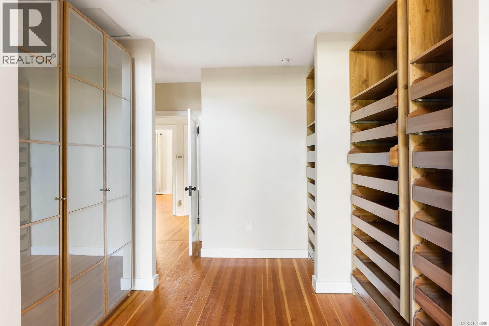 2168 Bartlett Ave, Oak Bay, British Columbia