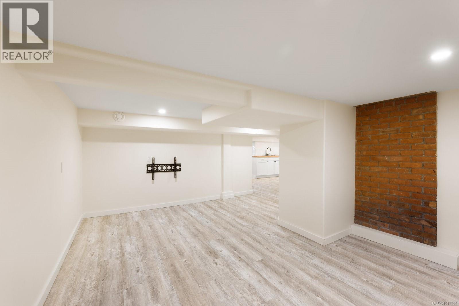 2168 Bartlett Ave, Oak Bay, British Columbia