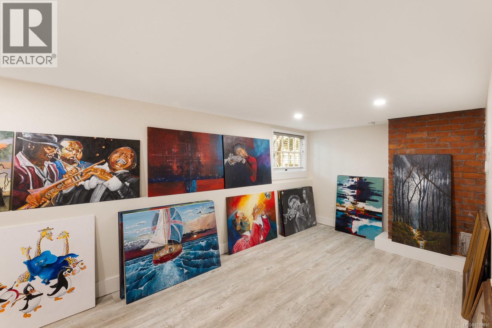 2168 Bartlett Ave, Oak Bay, British Columbia