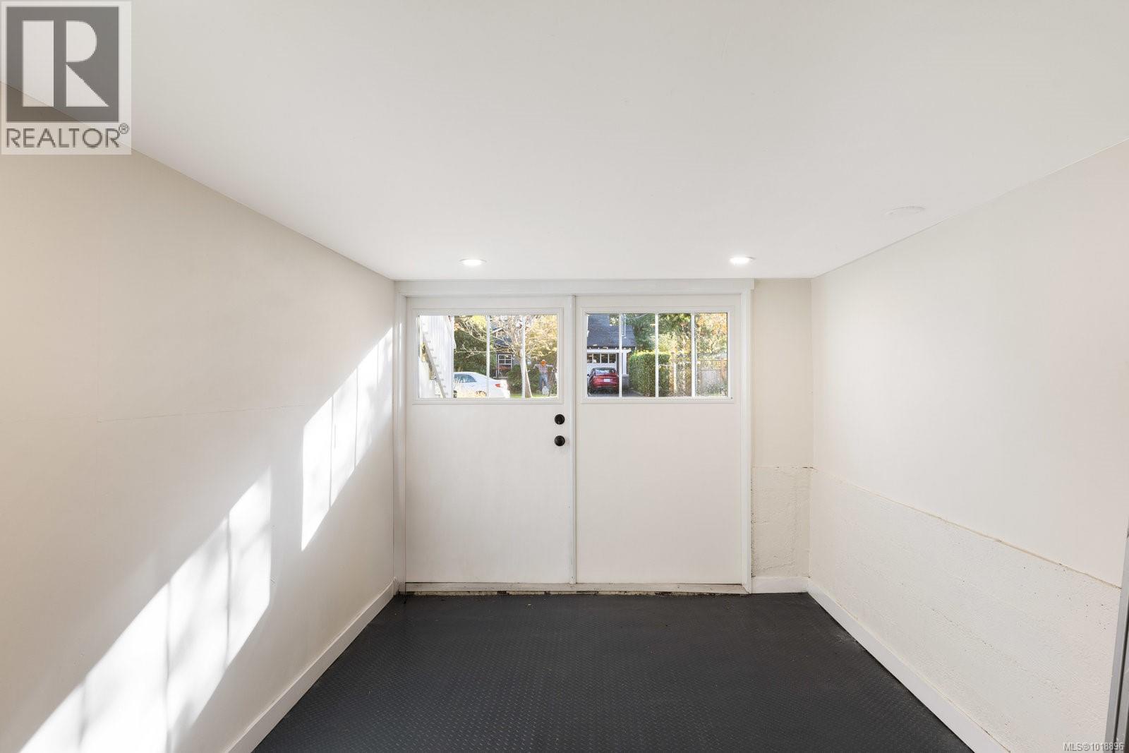 2168 Bartlett Ave, Oak Bay, British Columbia