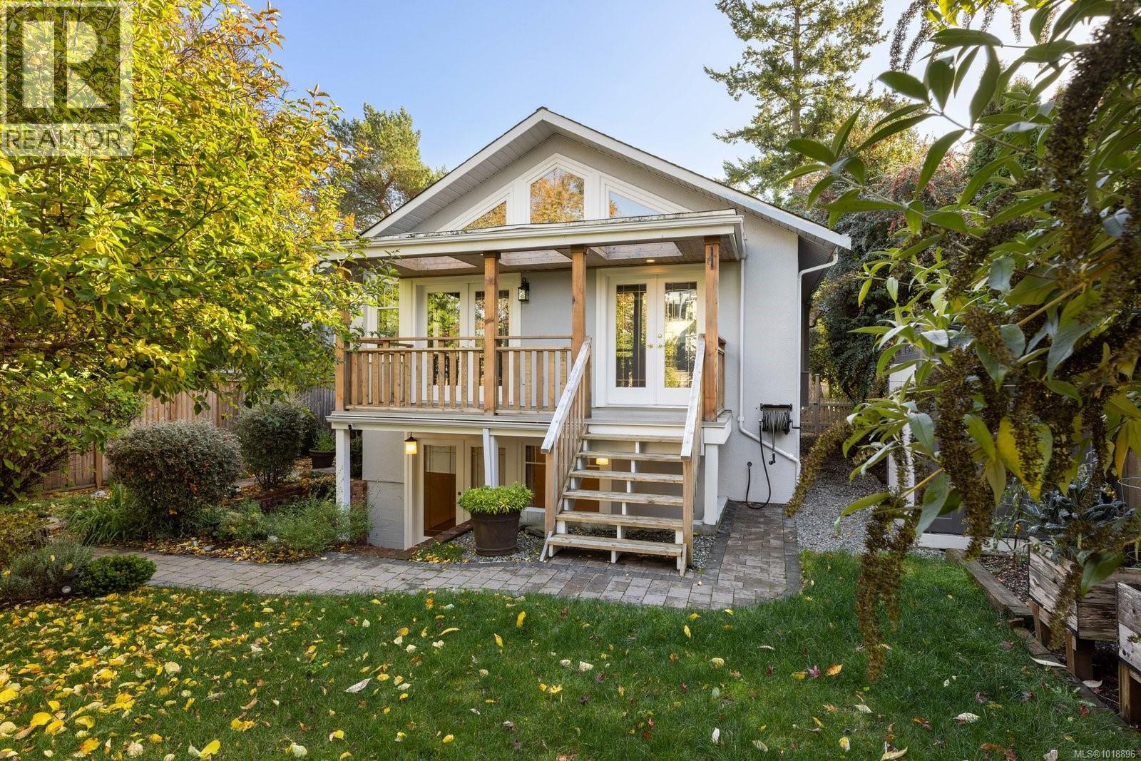 2168 Bartlett Ave, Oak Bay, British Columbia