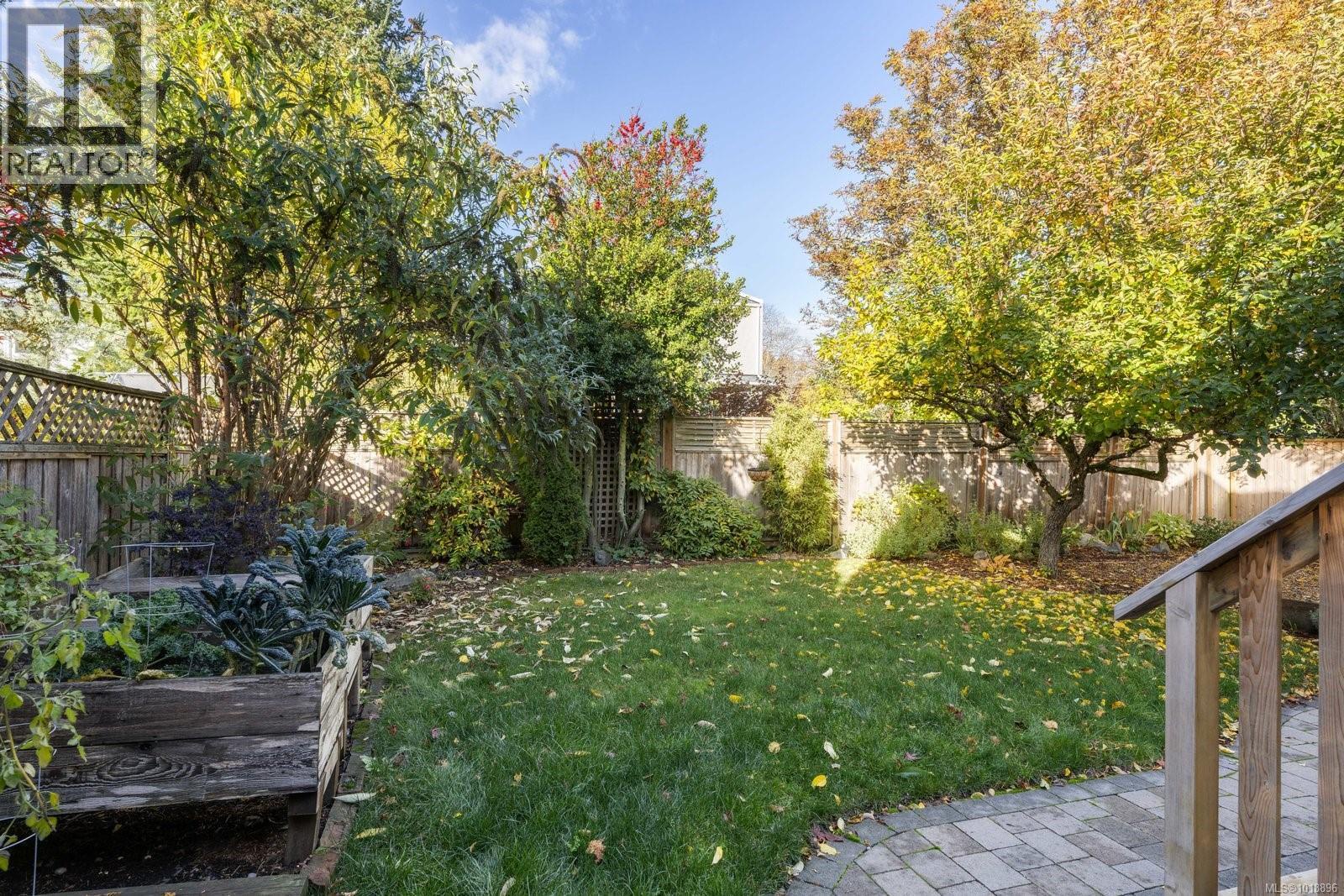 2168 Bartlett Ave, Oak Bay, British Columbia