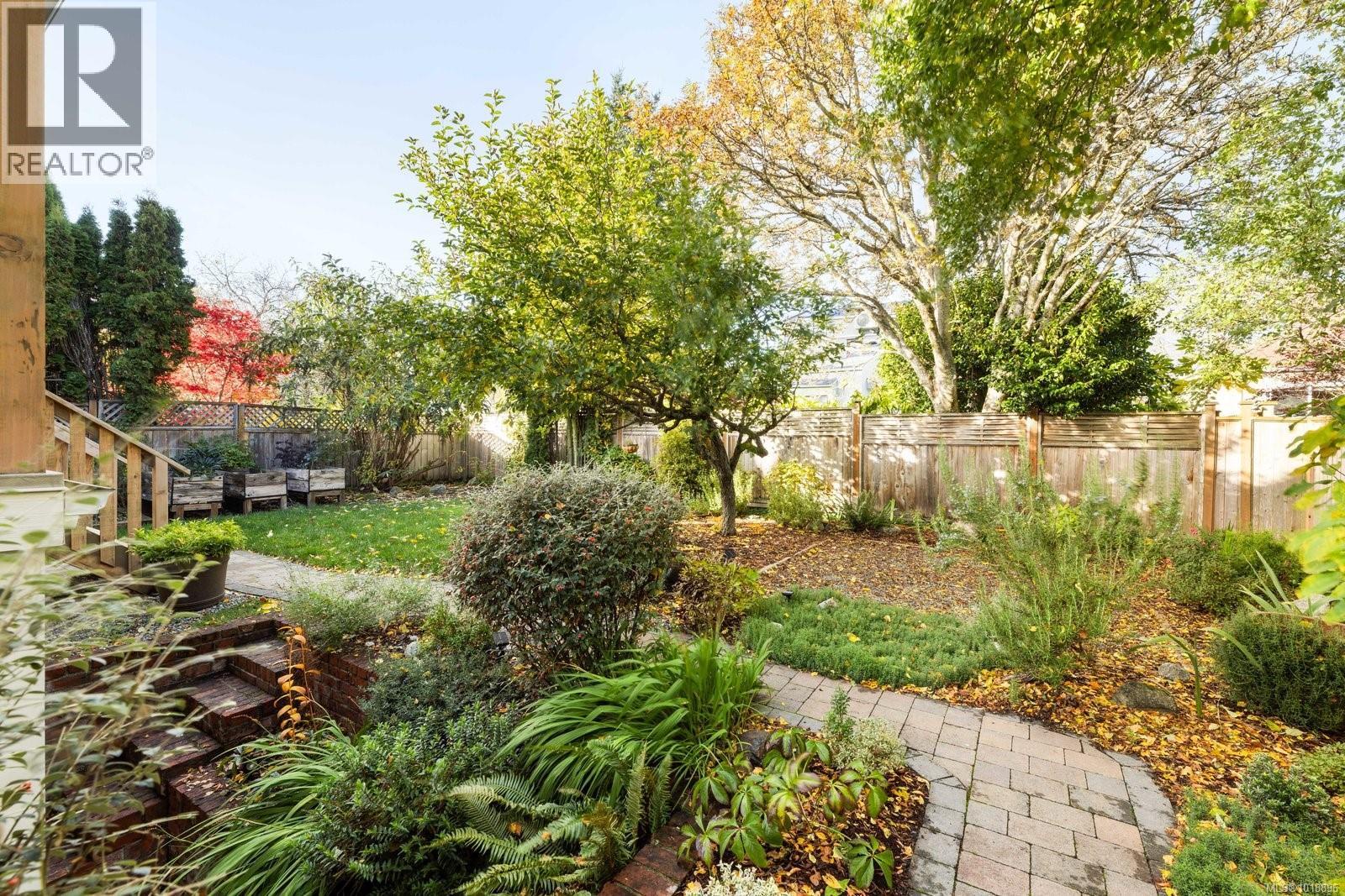 2168 Bartlett Ave, Oak Bay, British Columbia