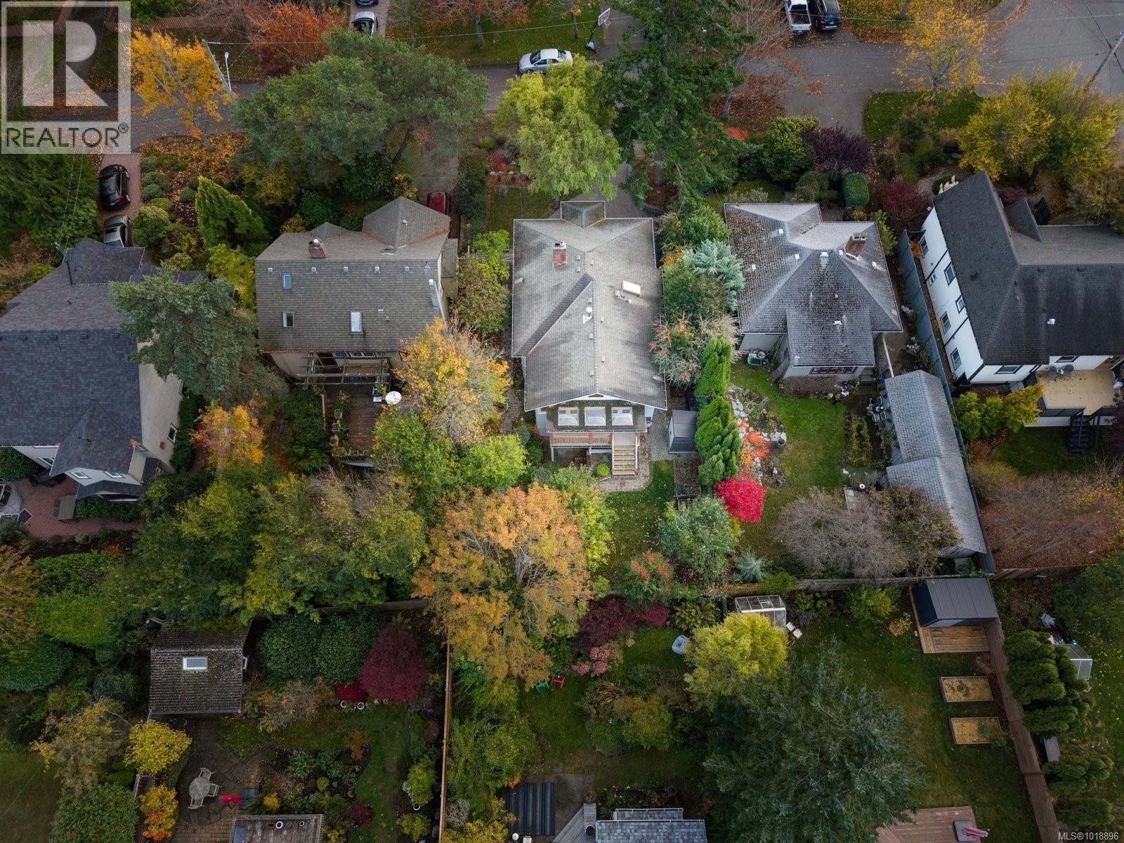 2168 Bartlett Ave, Oak Bay, British Columbia