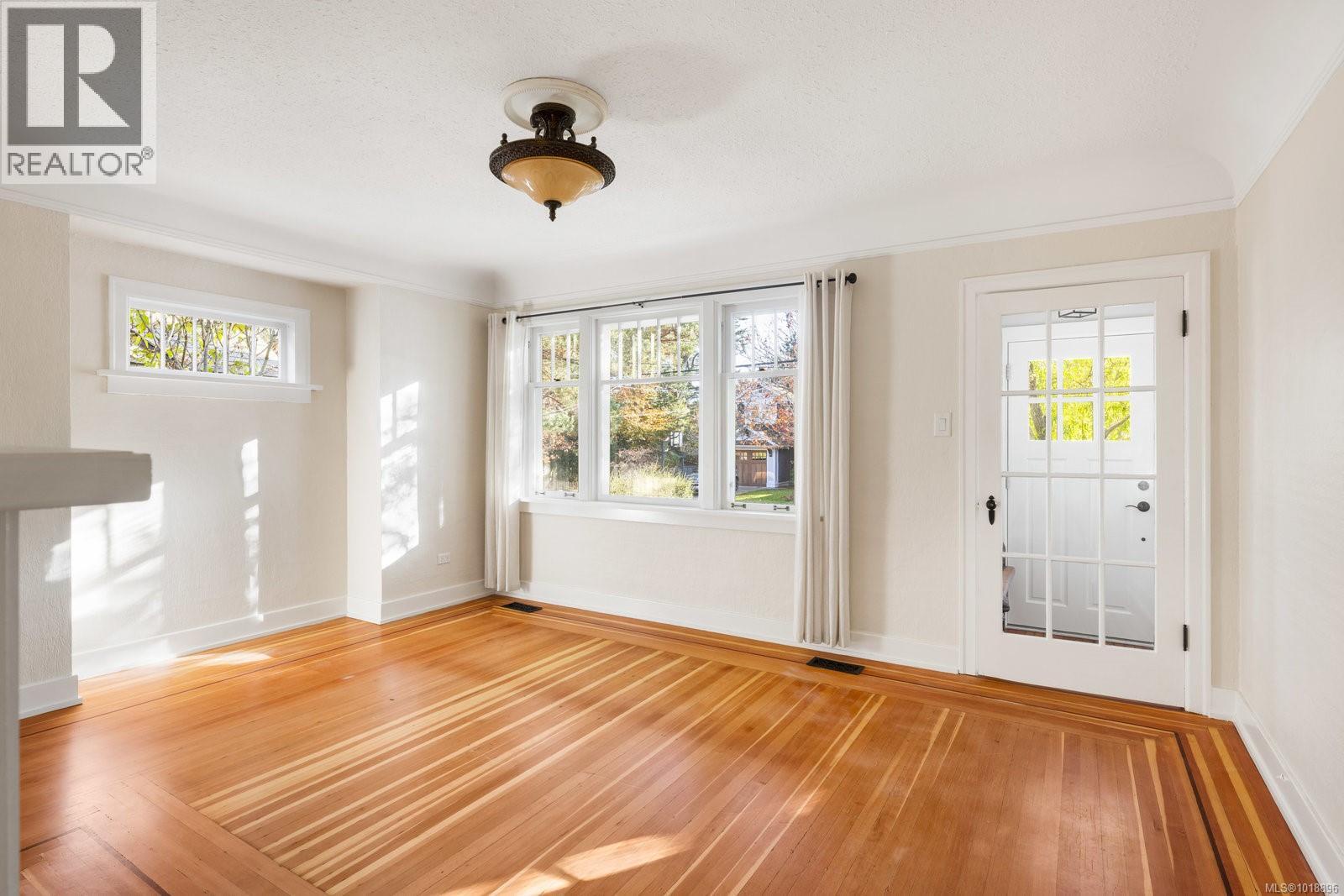 2168 Bartlett Ave, Oak Bay, British Columbia