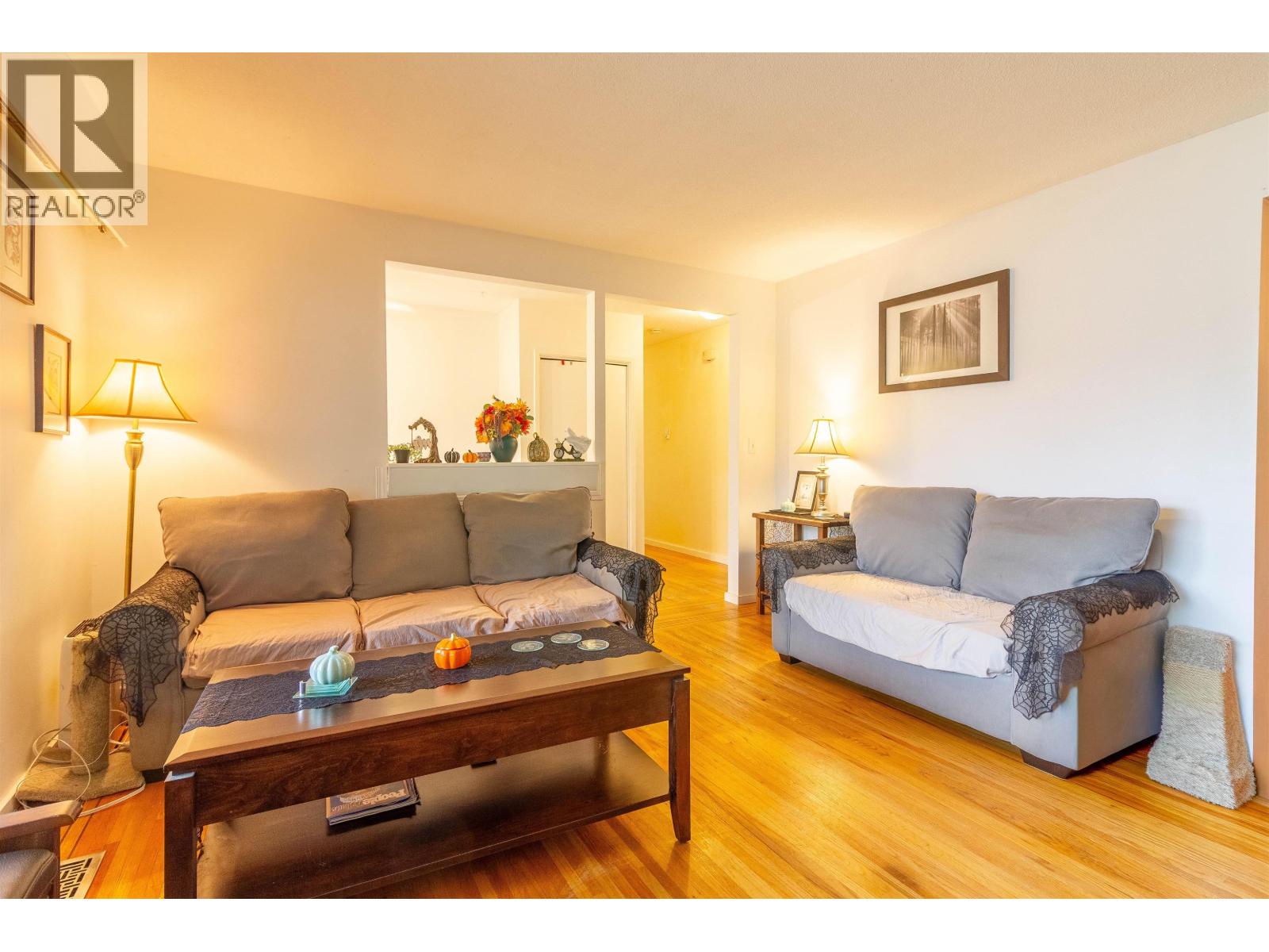 406 Schoolhouse Street, Coquitlam, British Columbia