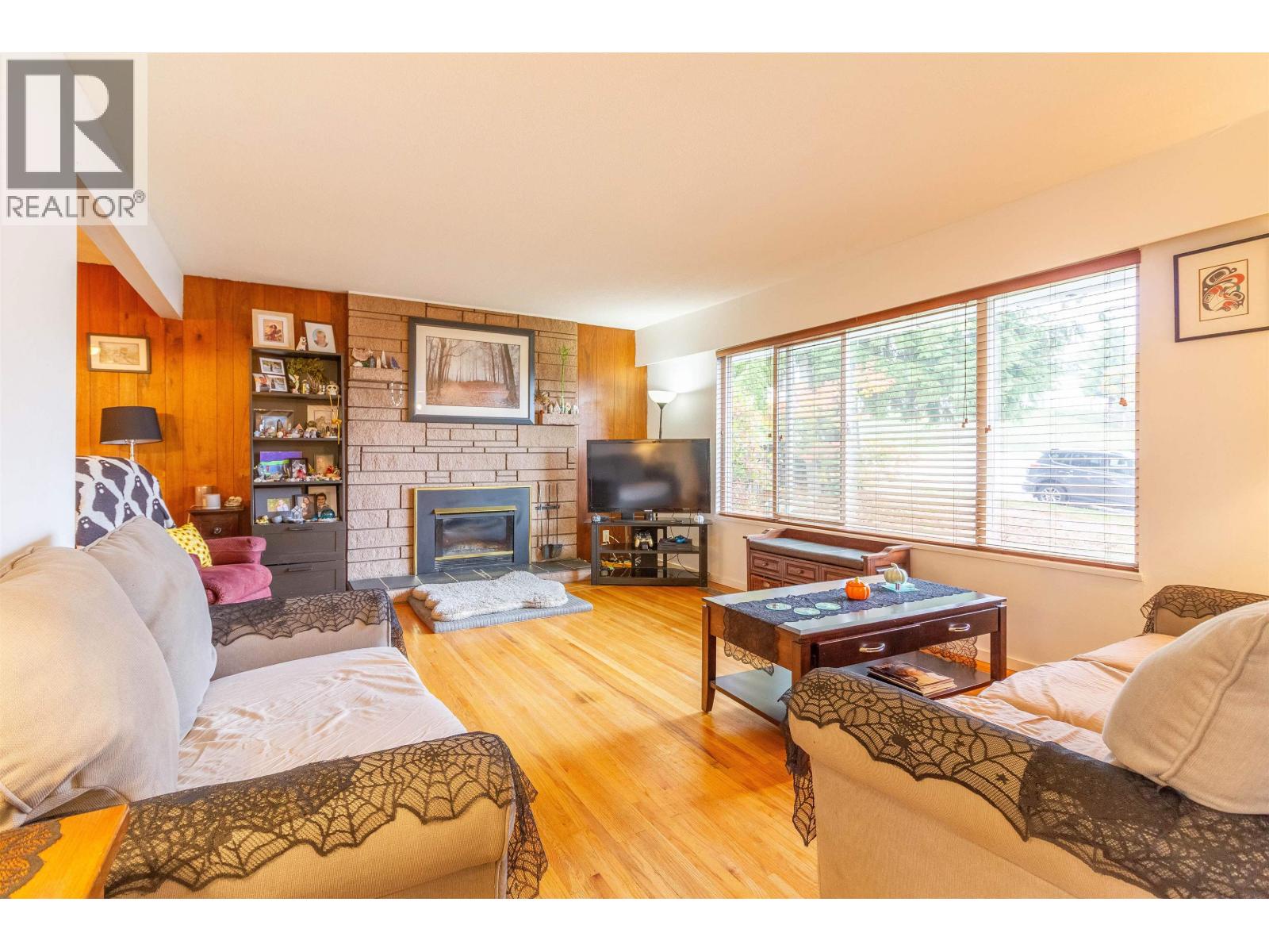 406 Schoolhouse Street, Coquitlam, British Columbia