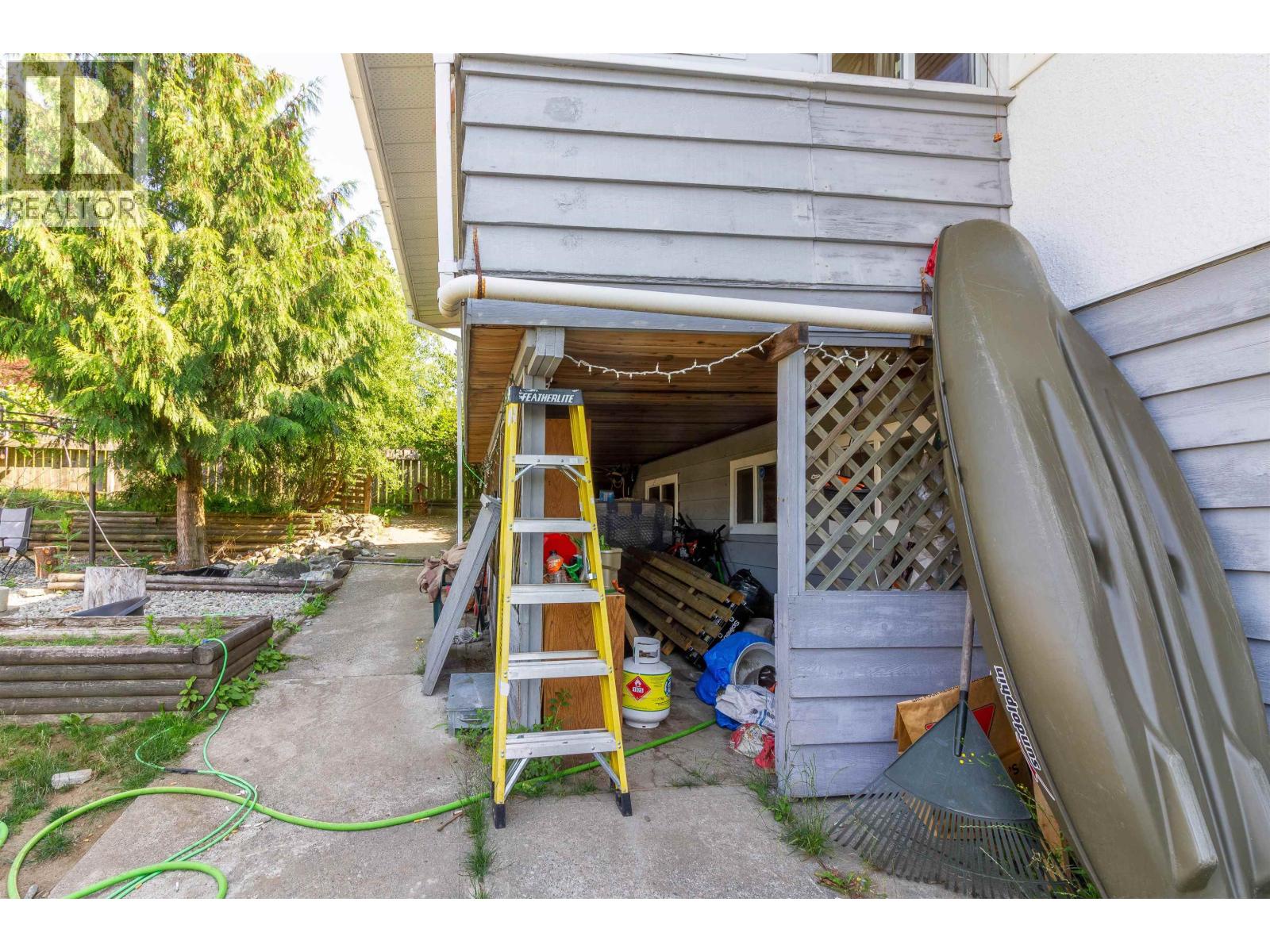 406 Schoolhouse Street, Coquitlam, British Columbia