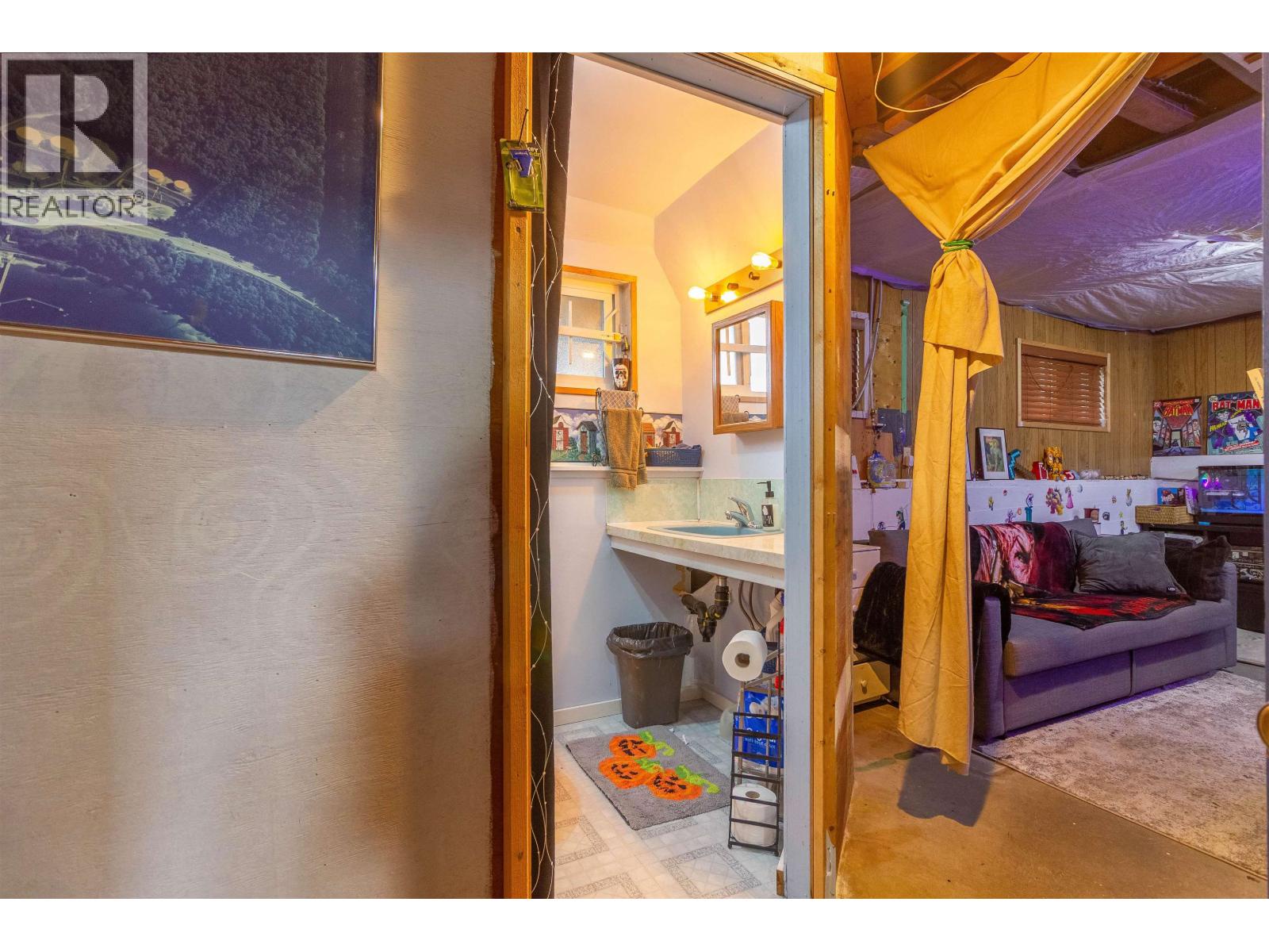 406 Schoolhouse Street, Coquitlam, British Columbia