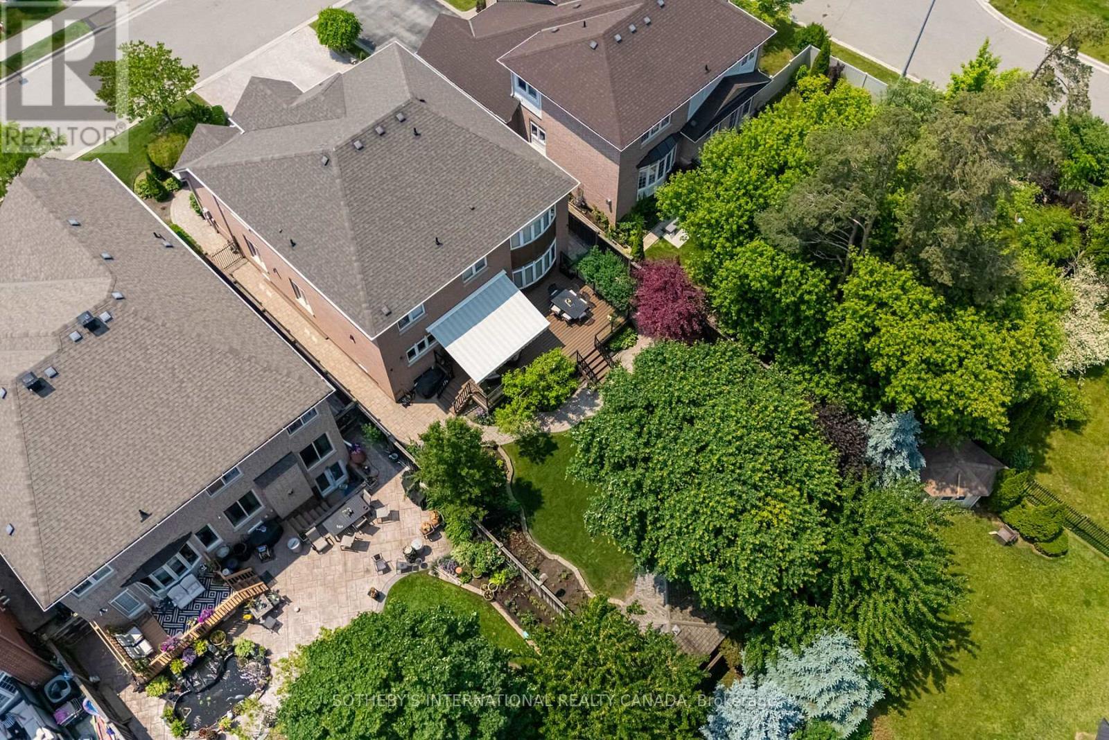 5 Xavier Court, Brampton (bram West), Ontario