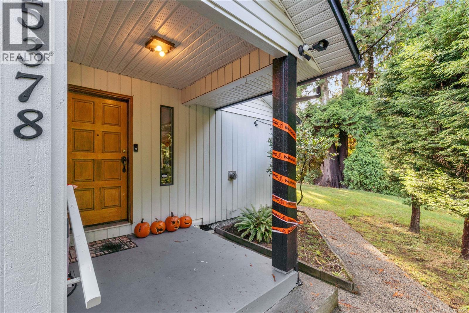 5378 Rutherford Rd, Nanaimo, British Columbia