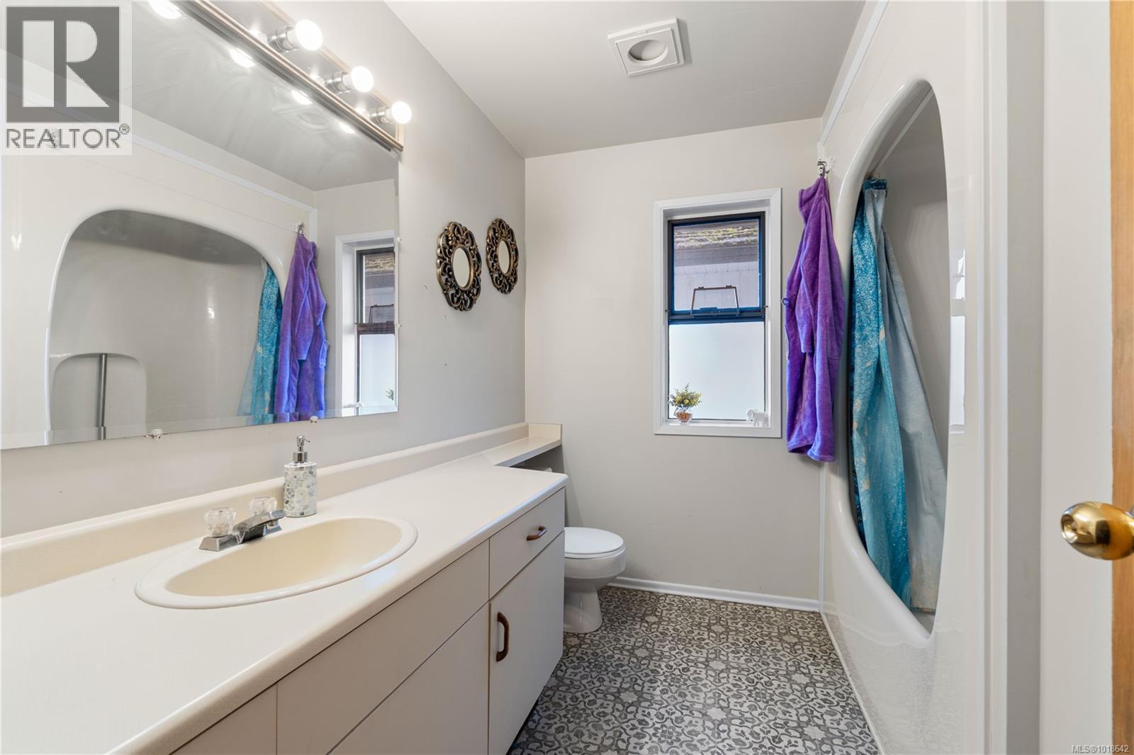 5378 Rutherford Rd, Nanaimo, British Columbia