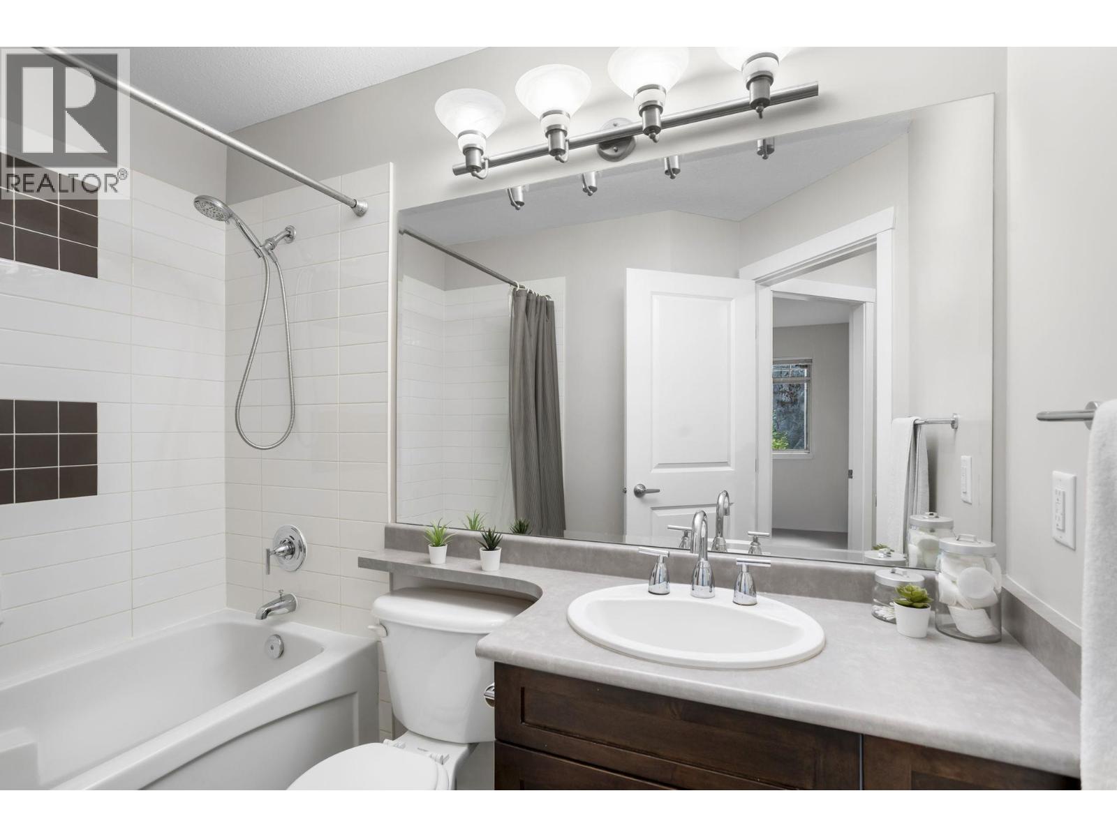 5 55 Hawthorn Drive, Port Moody, British Columbia