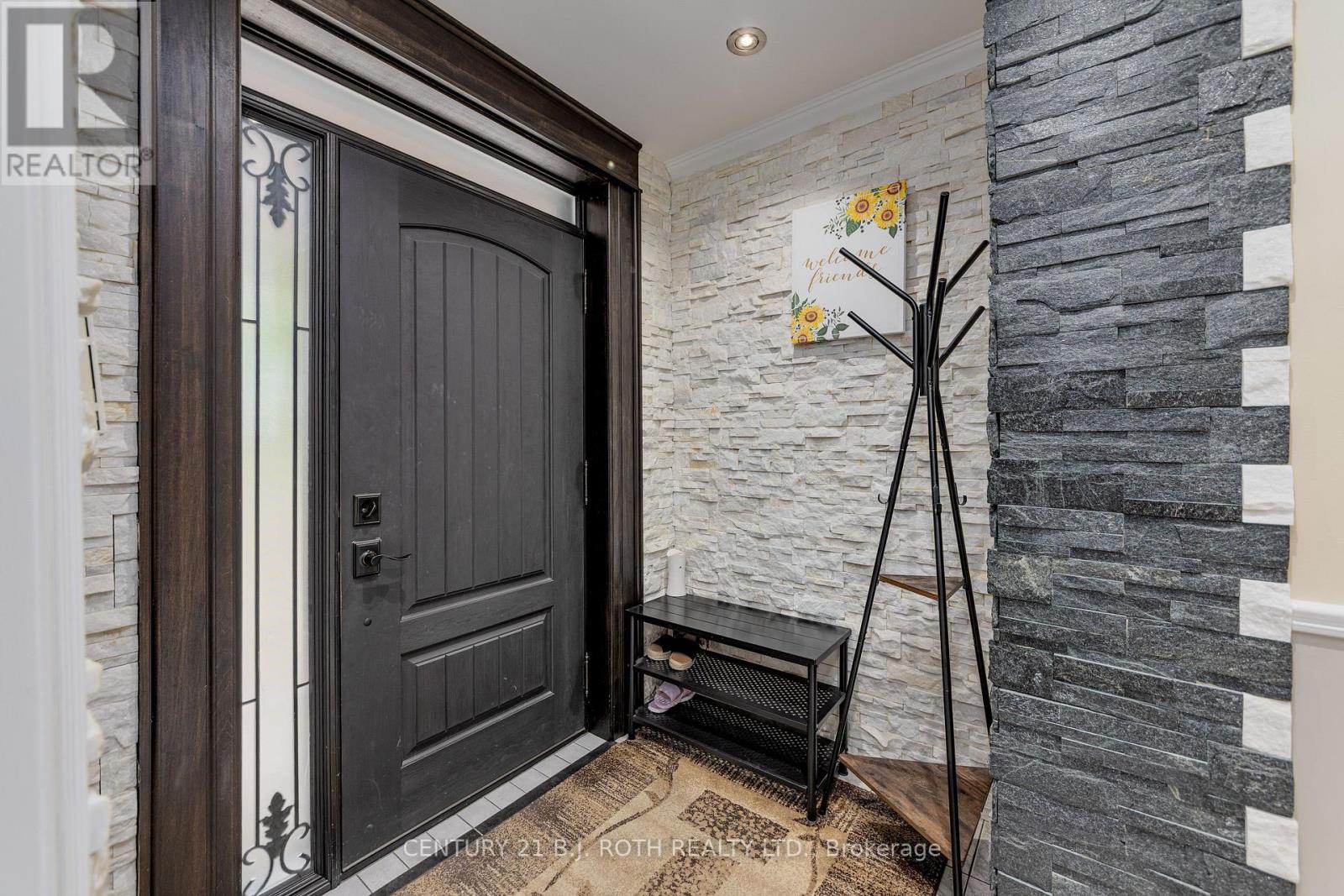 193 Epsom Downs Drive, Toronto (downsview-roding-cfb), Ontario