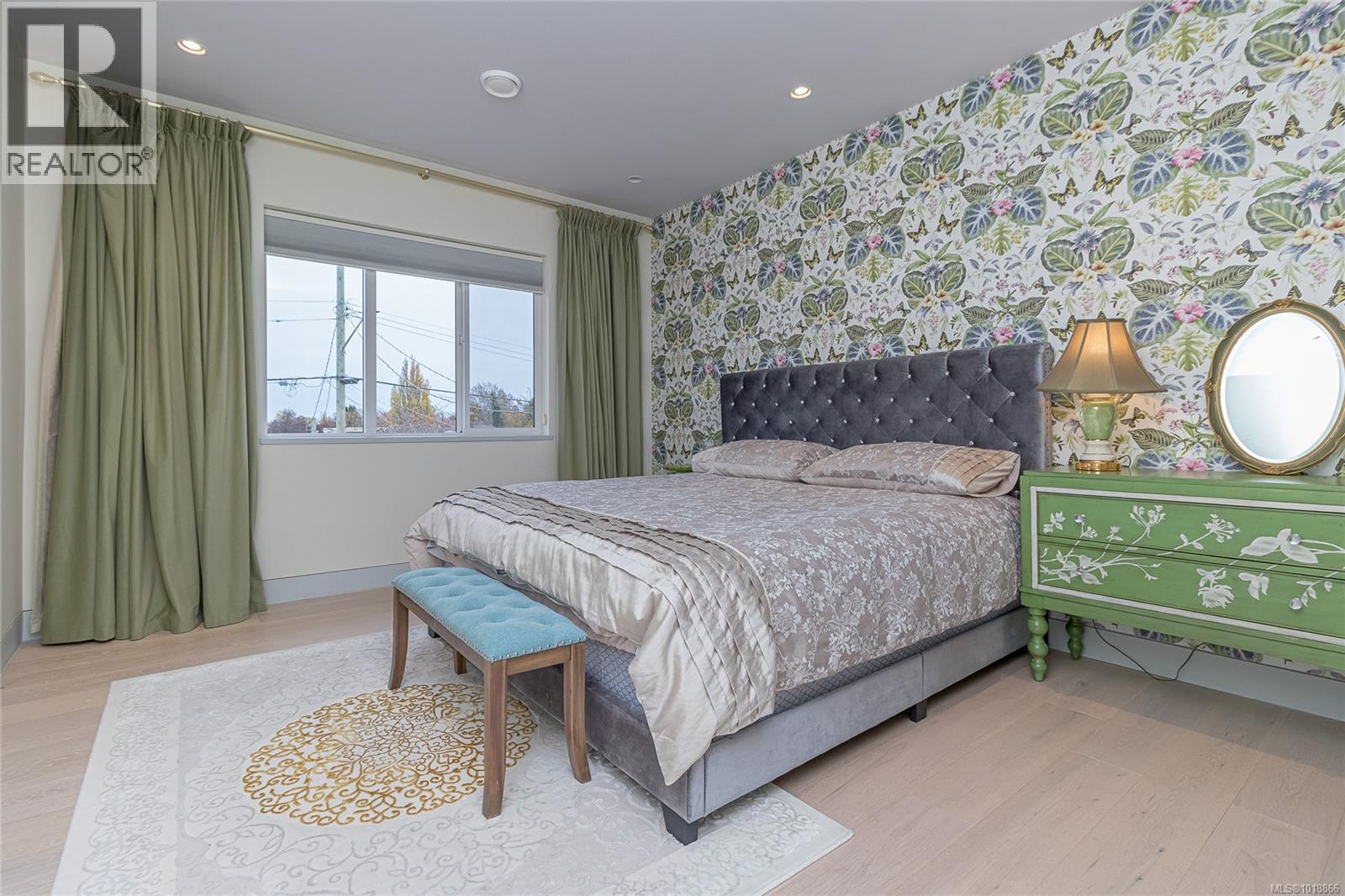 2328 Dunlevy St, Oak Bay, British Columbia