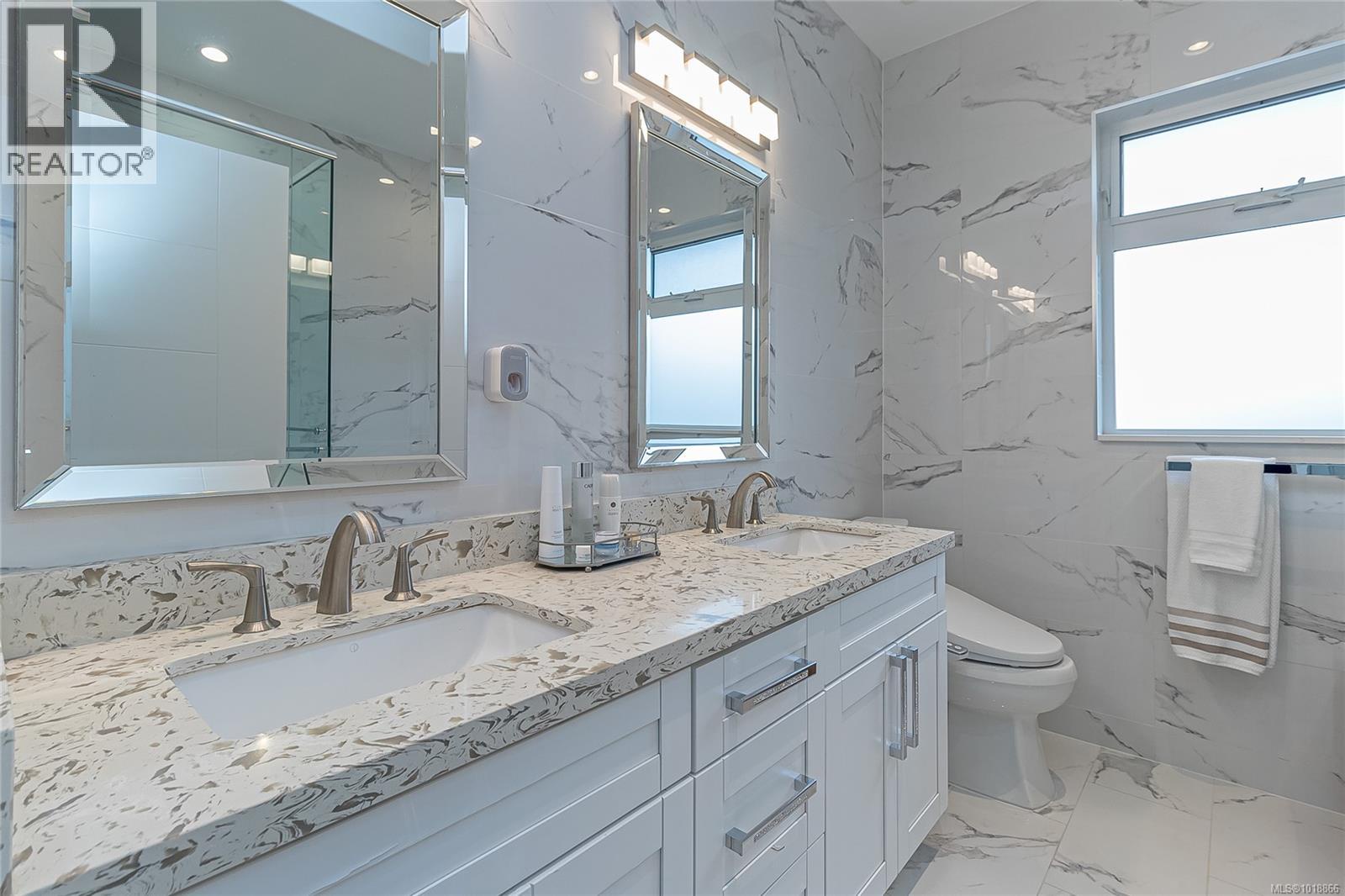 2328 Dunlevy St, Oak Bay, British Columbia