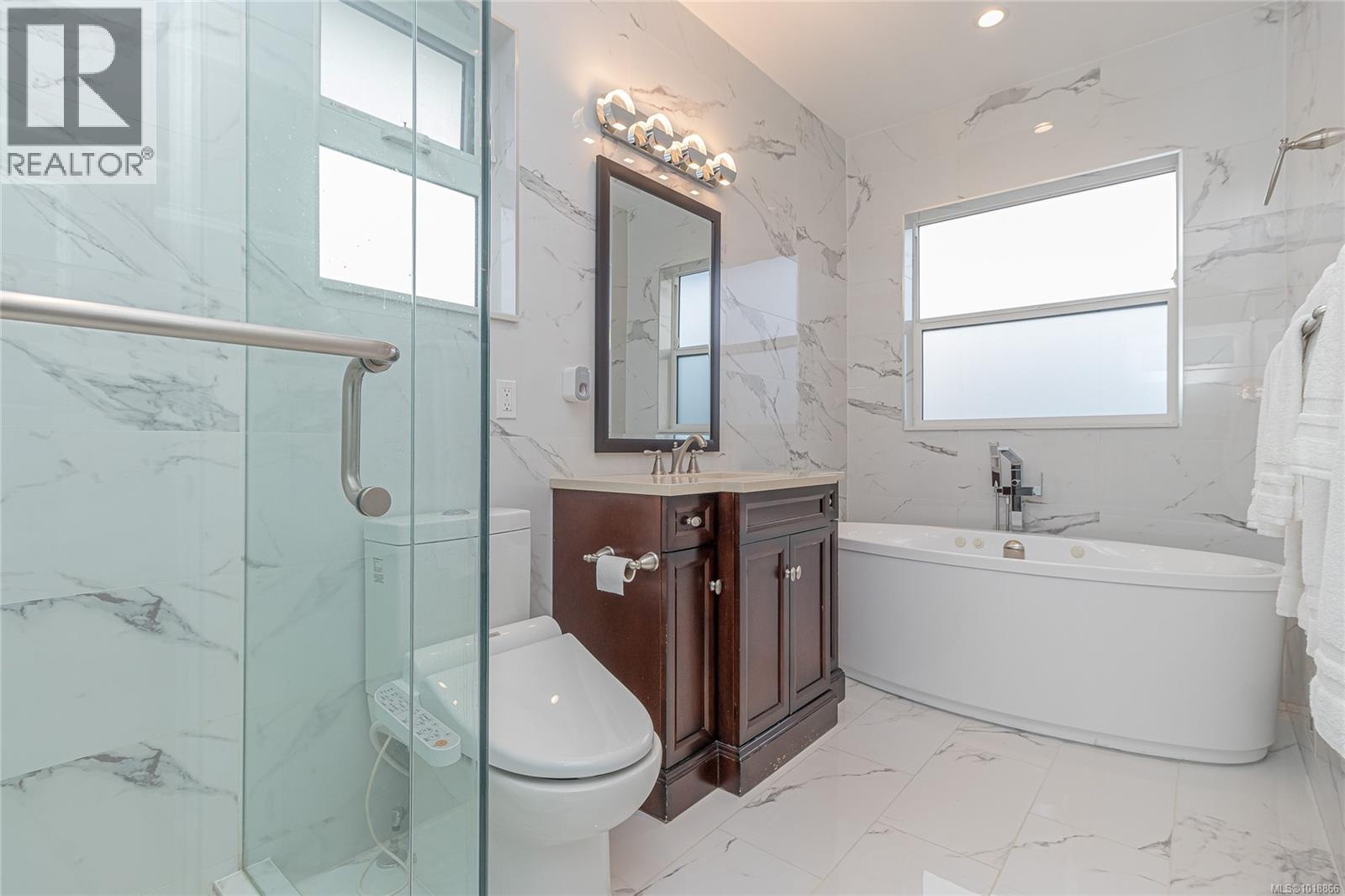 2328 Dunlevy St, Oak Bay, British Columbia