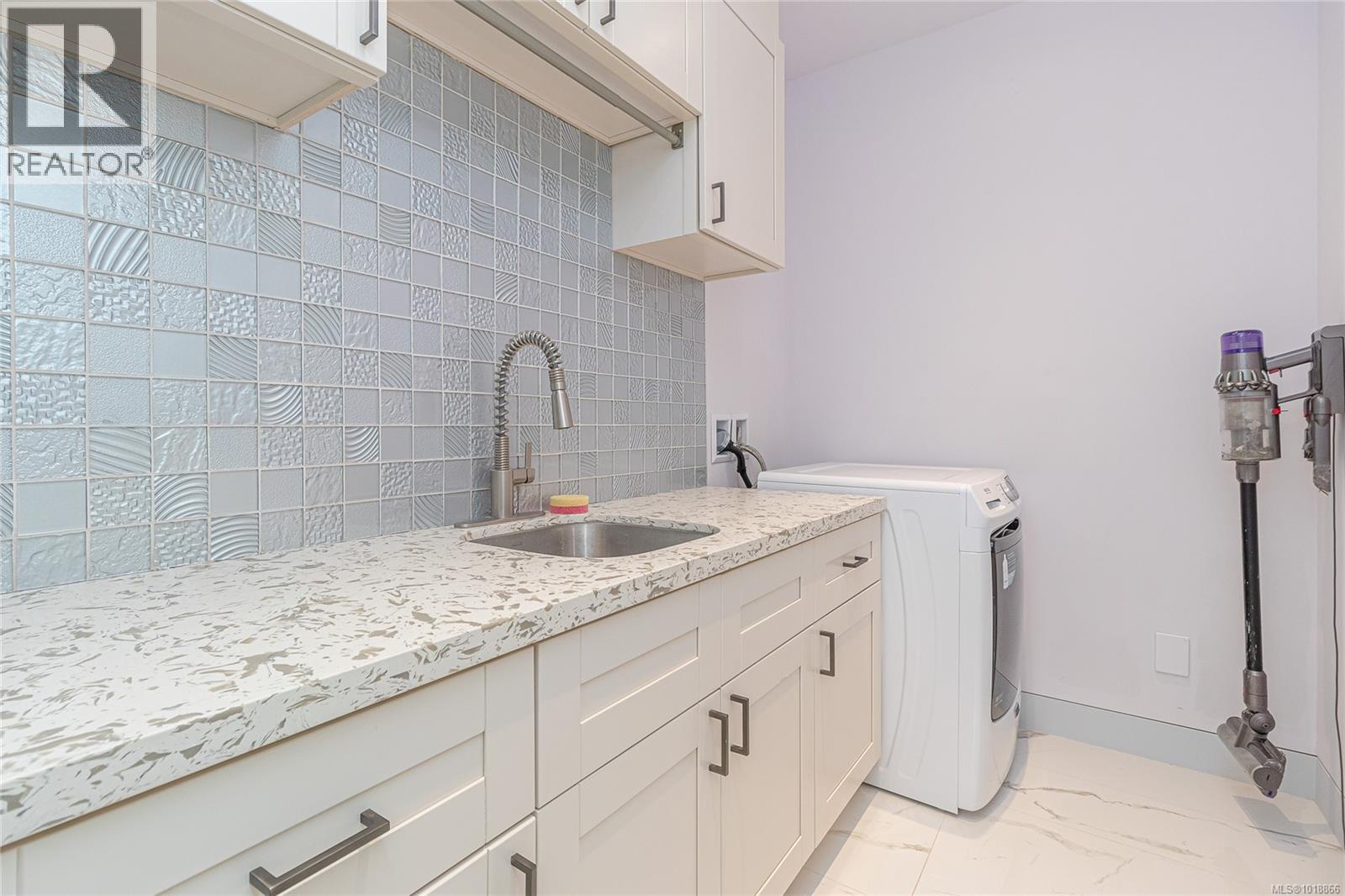 2328 Dunlevy St, Oak Bay, British Columbia