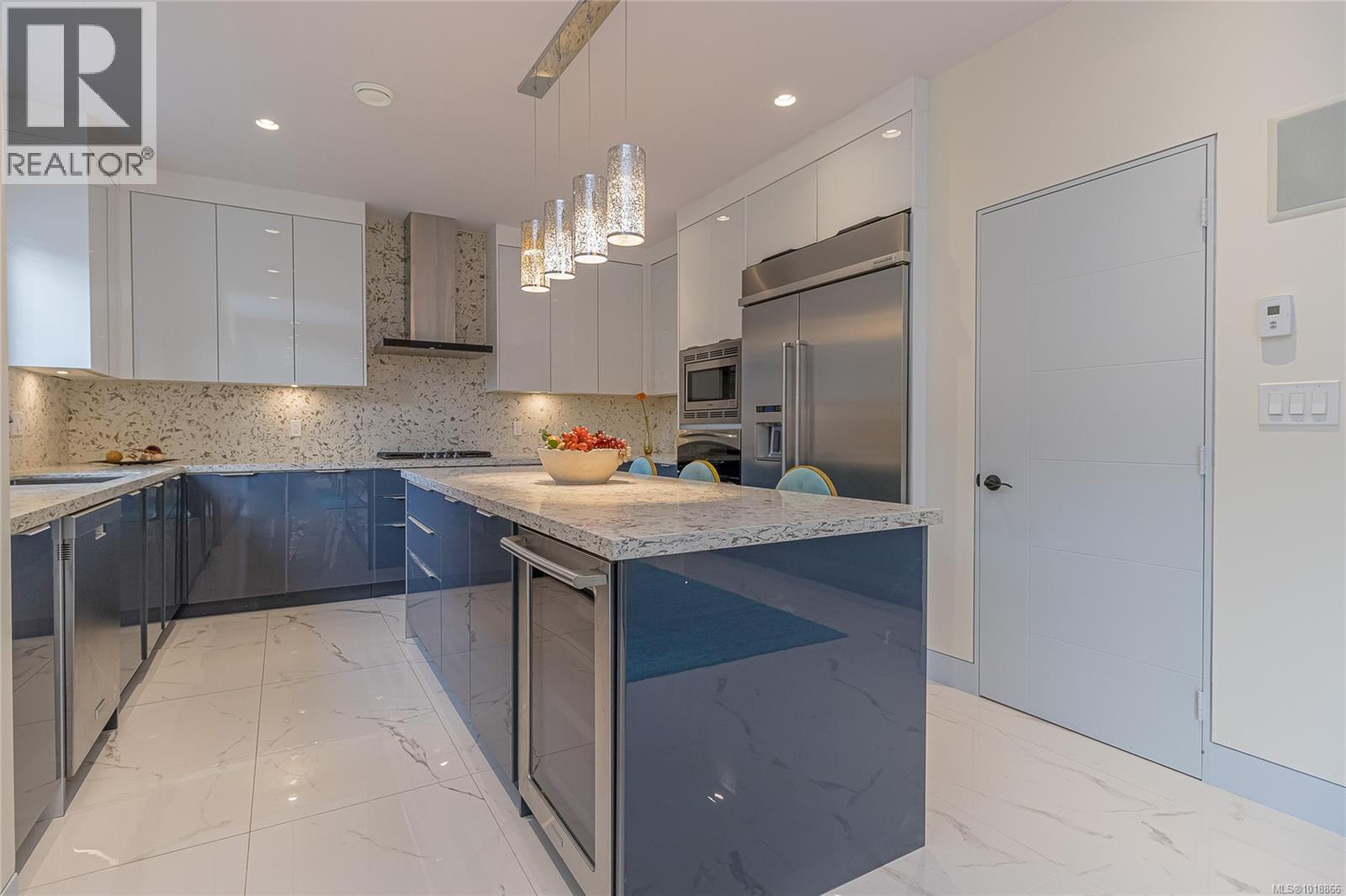 2328 Dunlevy St, Oak Bay, British Columbia