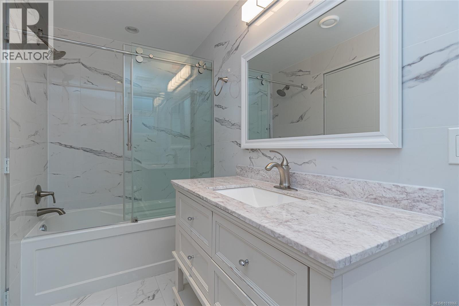 2328 Dunlevy St, Oak Bay, British Columbia