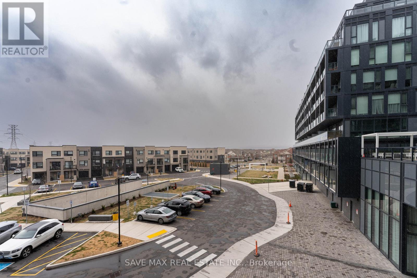 B317 - 3200 Dakota Common, Burlington (alton), Ontario