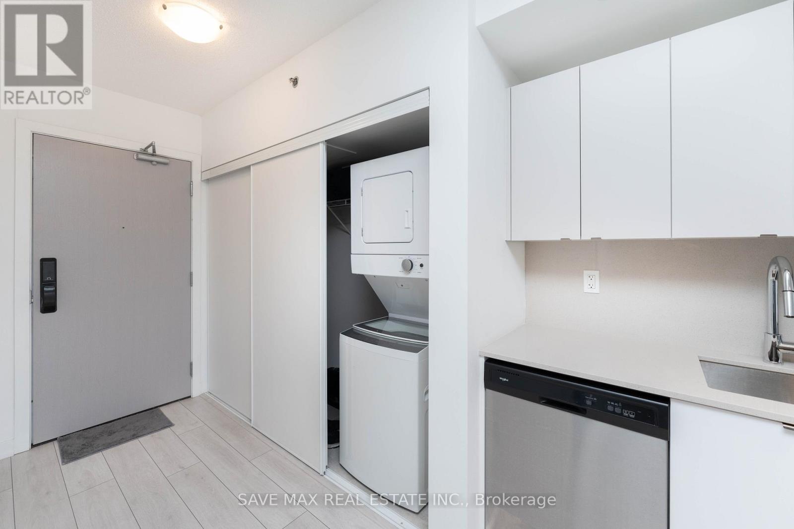 B317 - 3200 Dakota Common, Burlington (alton), Ontario