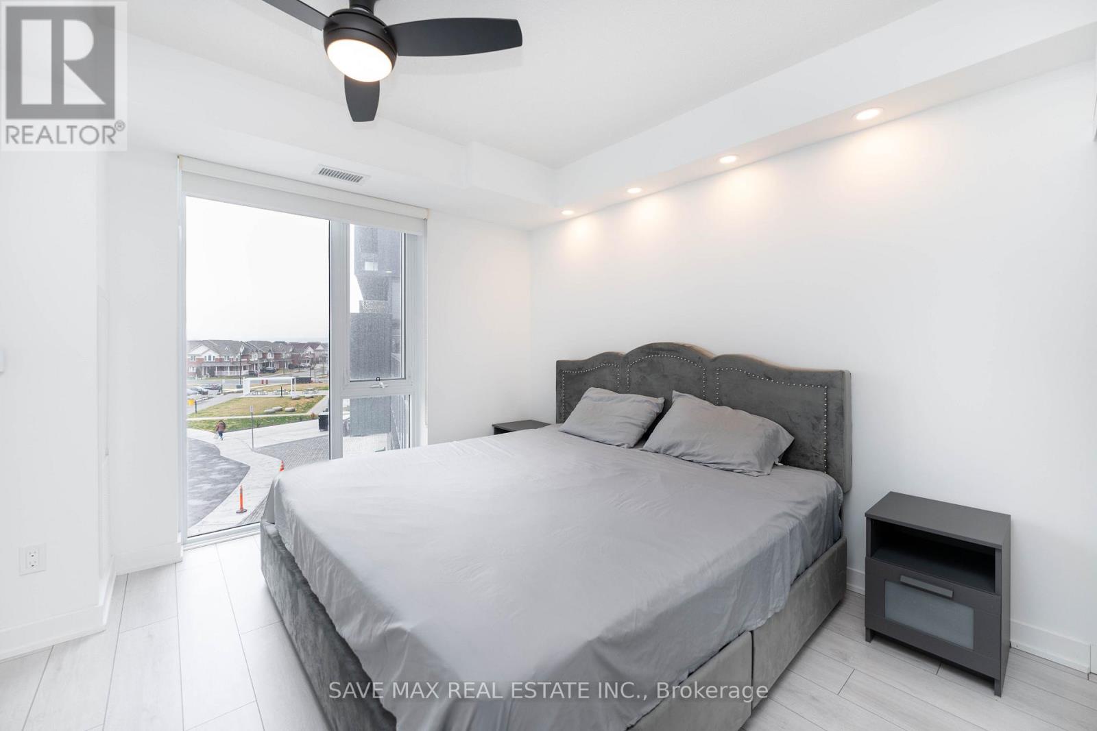 B317 - 3200 Dakota Common, Burlington (alton), Ontario